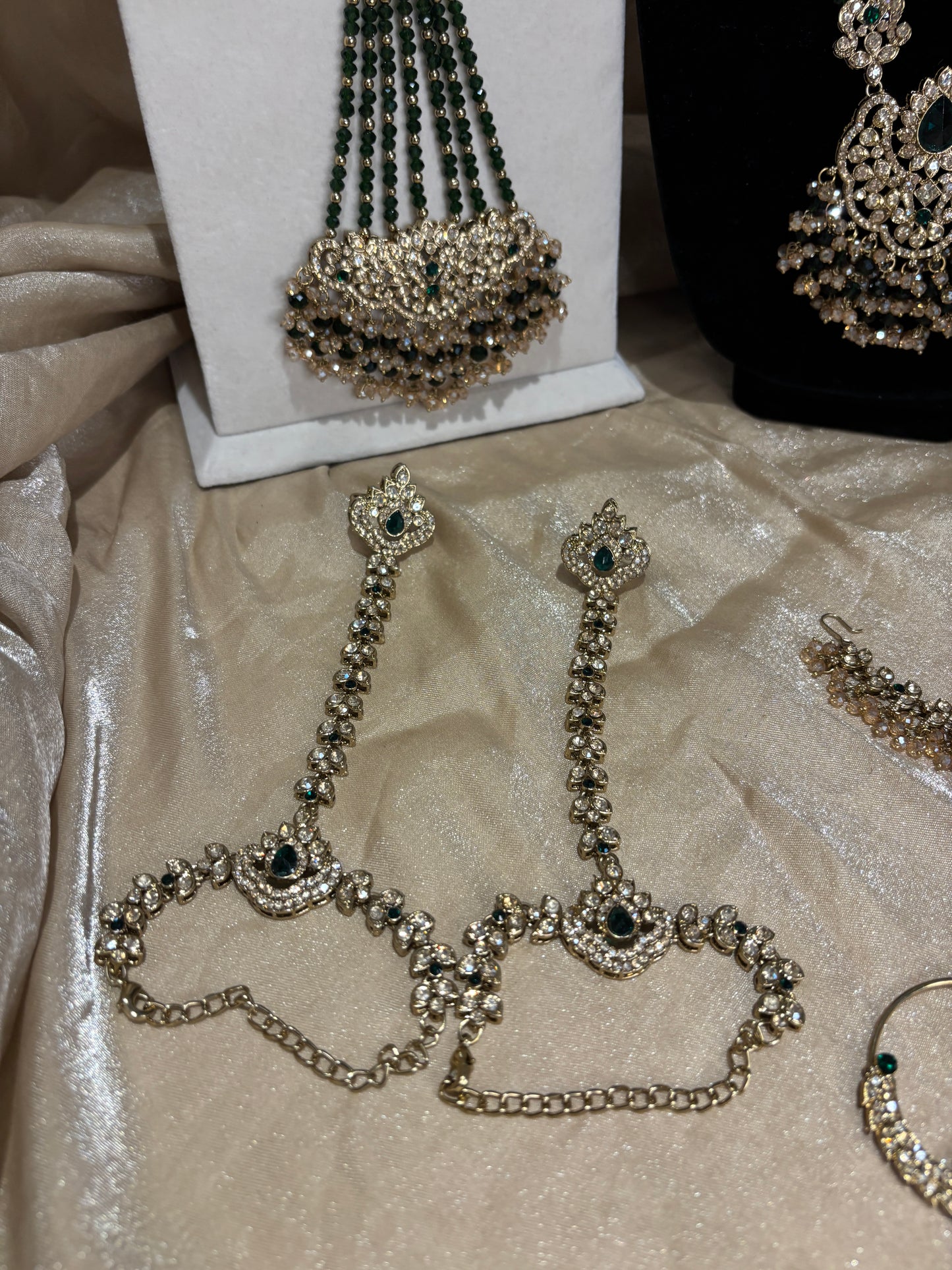 Heavy emerald green set