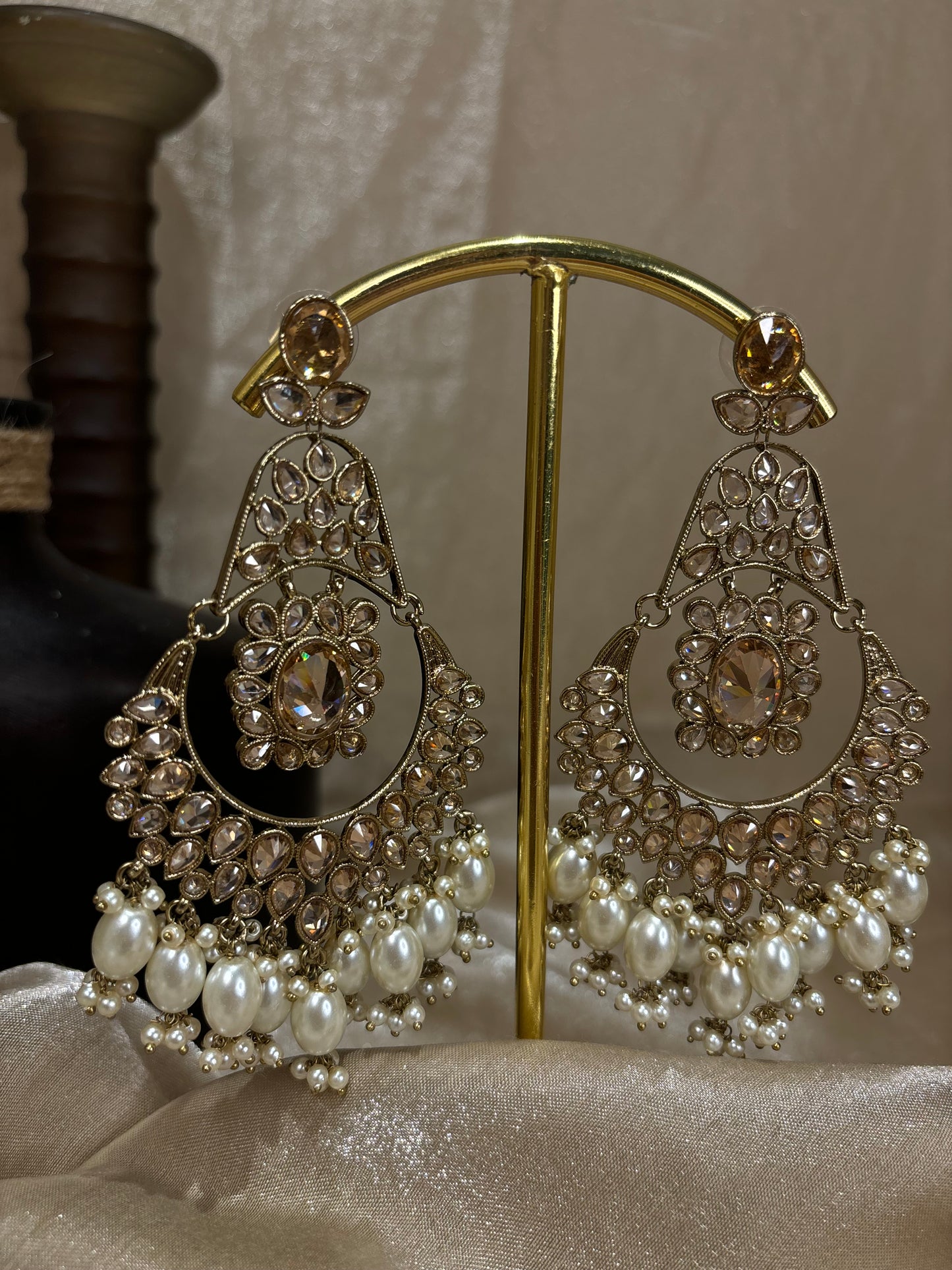 Gold earring/tikka set