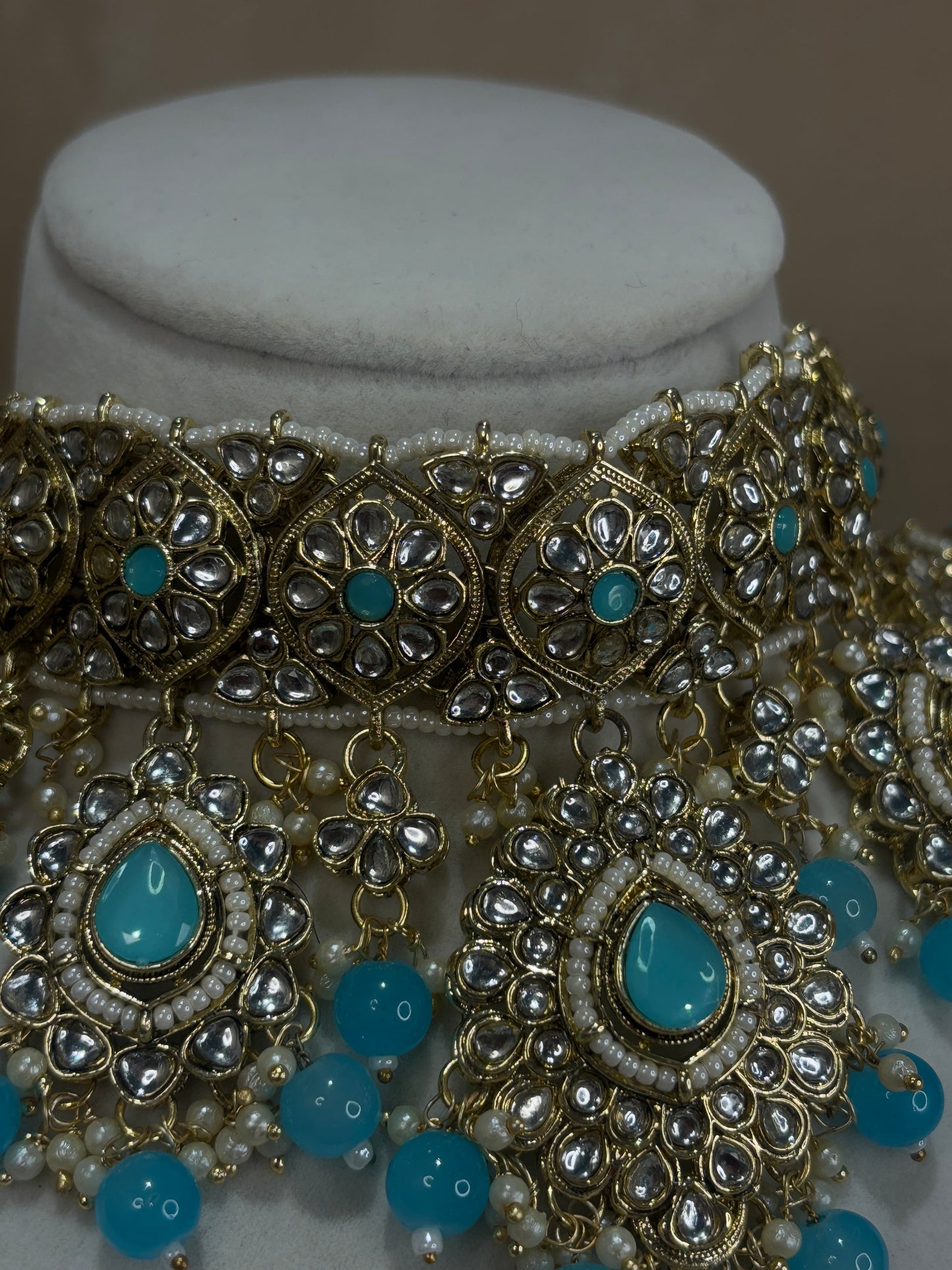 Baby blue choker set