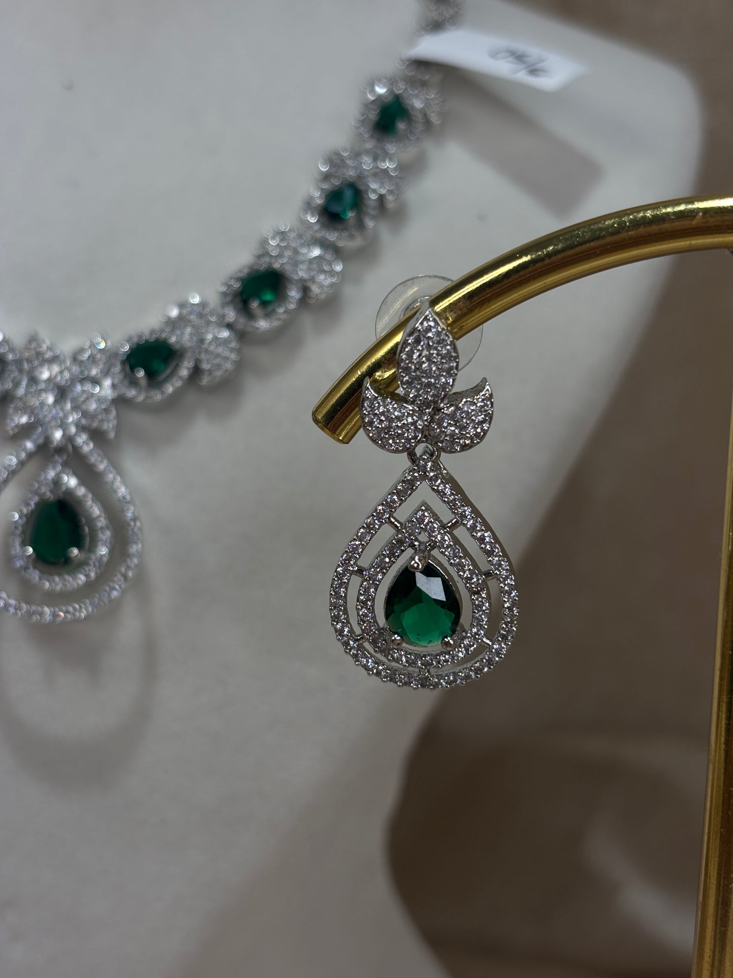 Emerald green necklace set