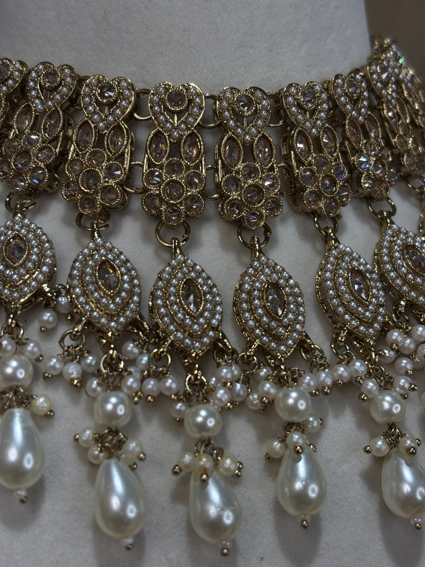 Statement gold choker set