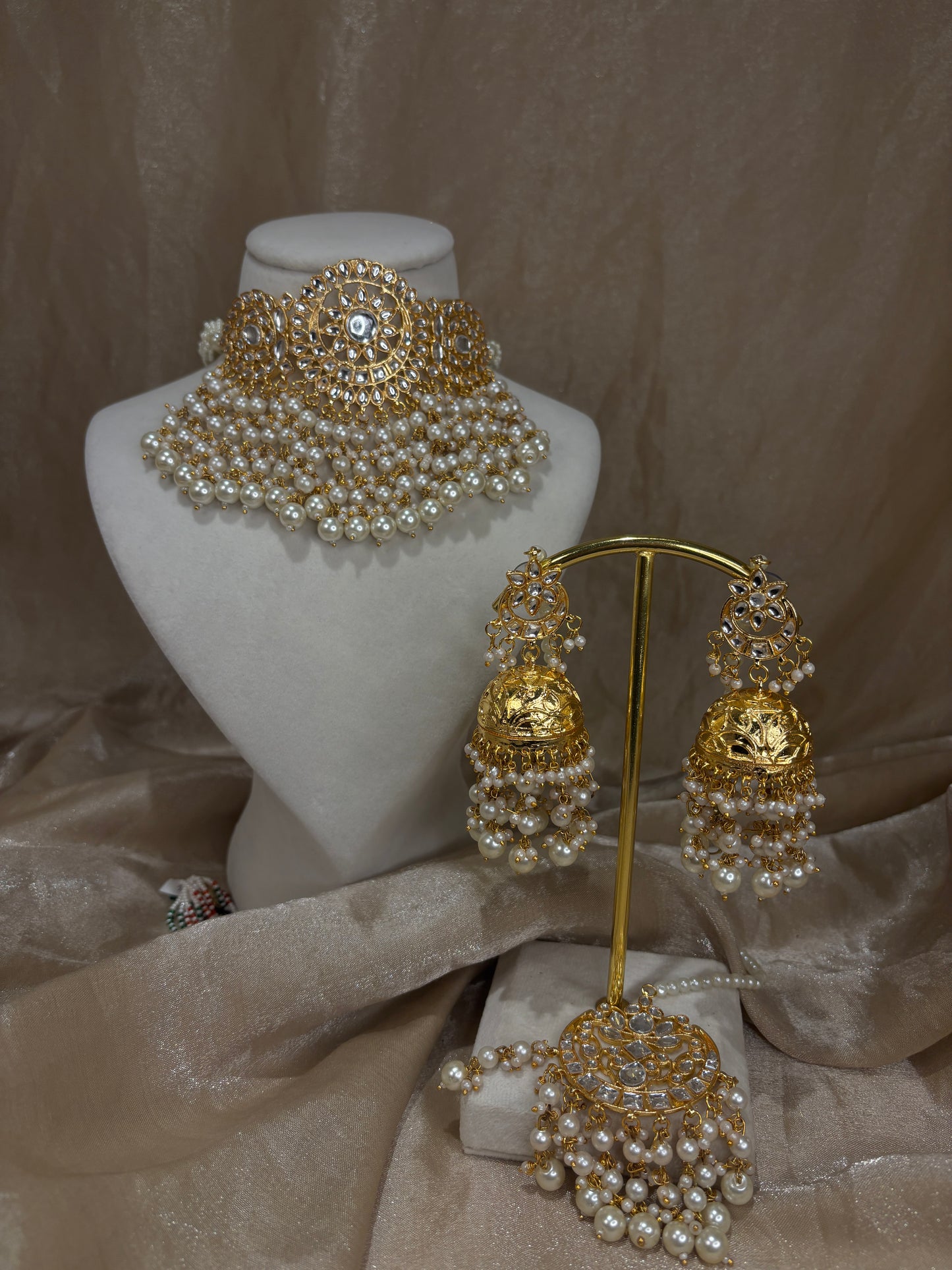 Gold kundan choker set