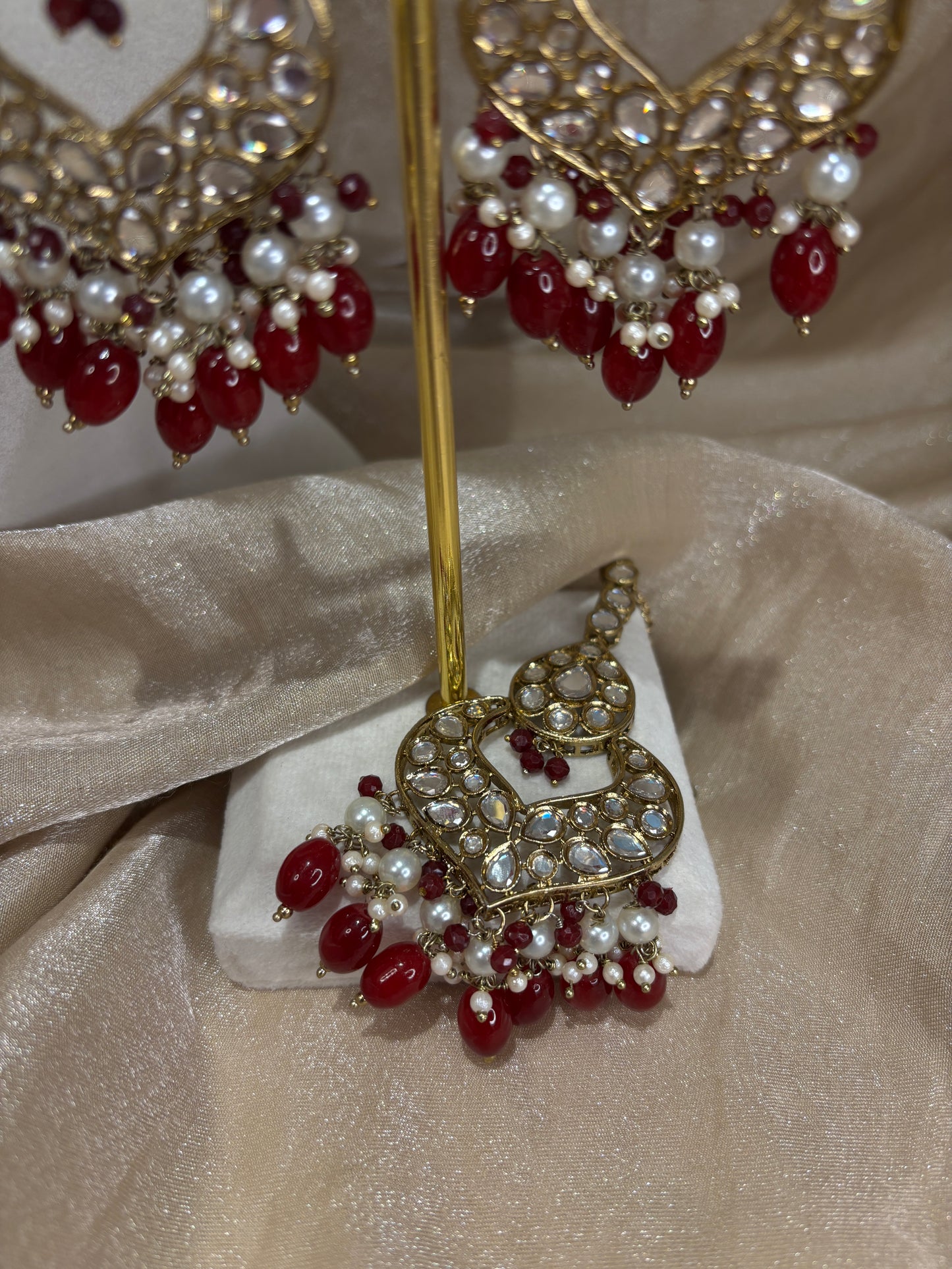 Red choker set