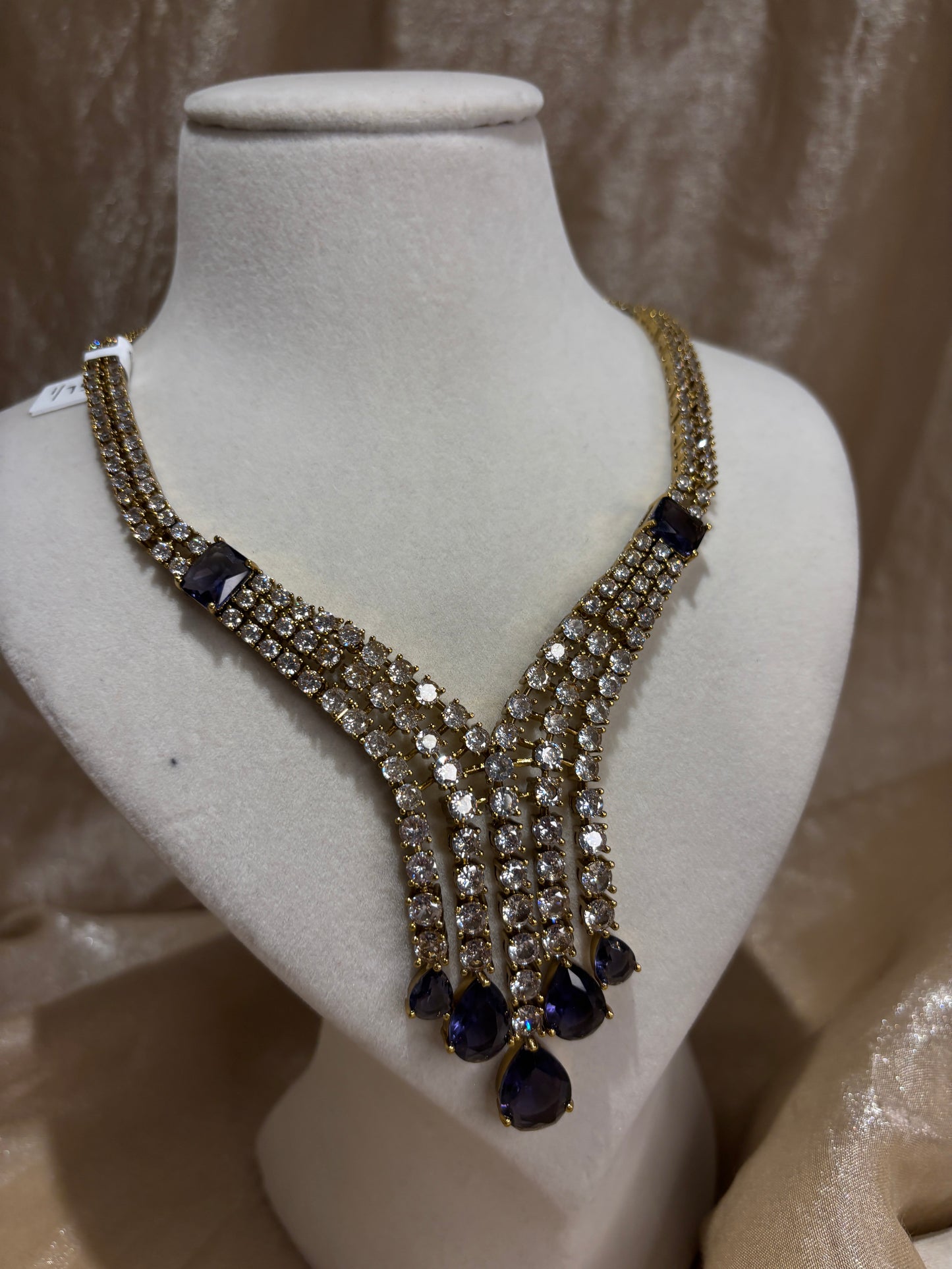 Purple necklace set