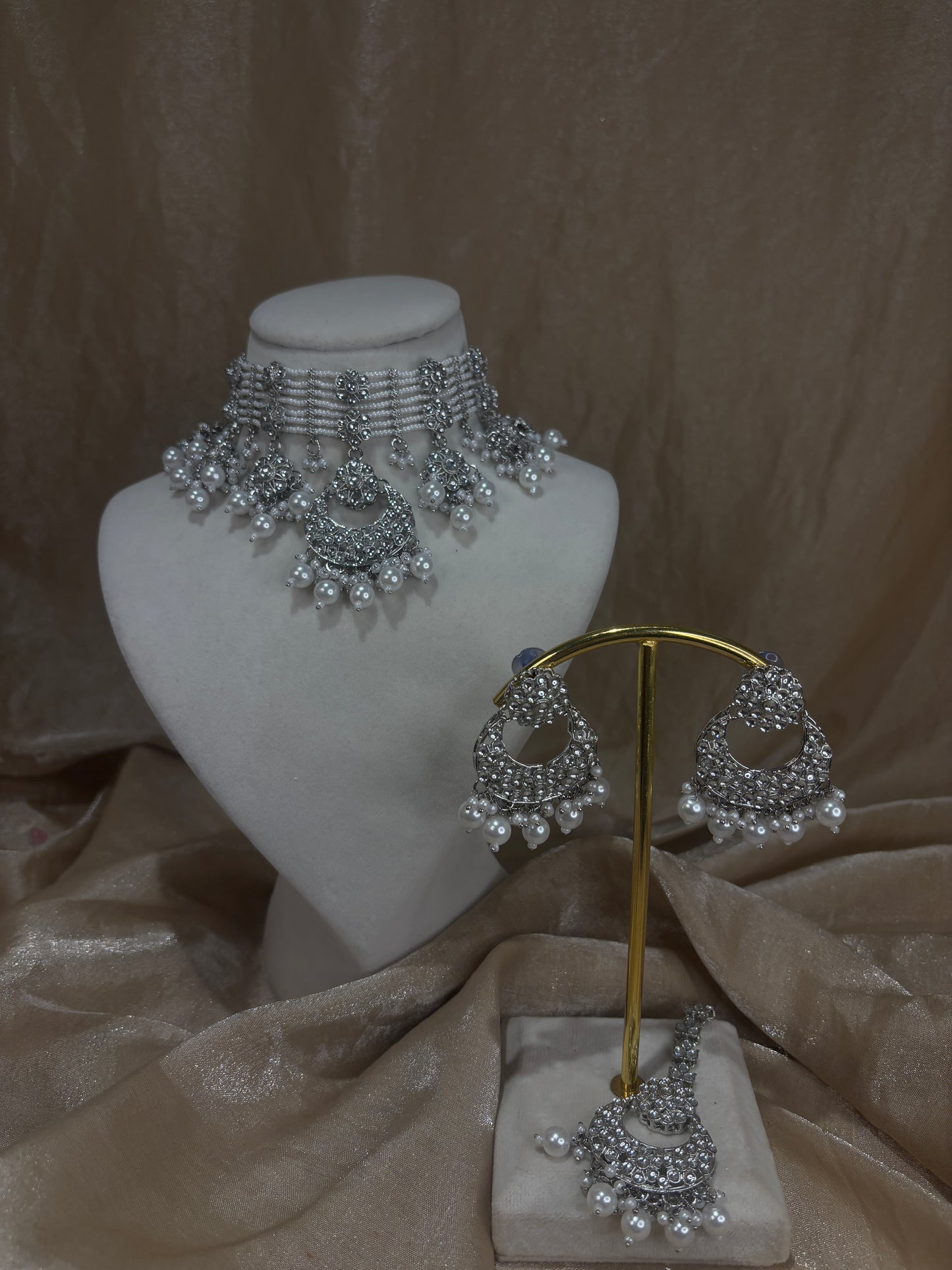 Silver choker set