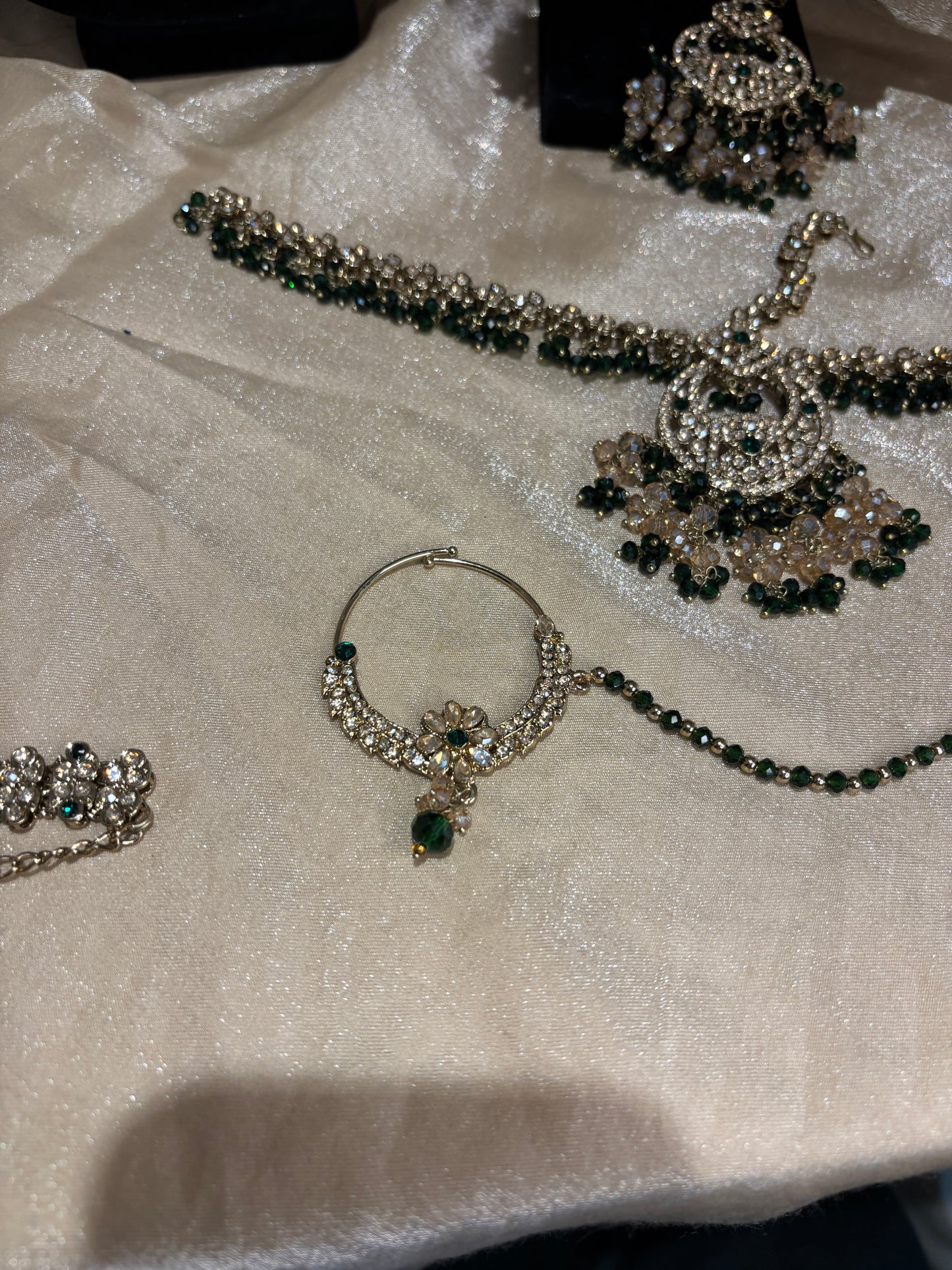 Heavy emerald green set
