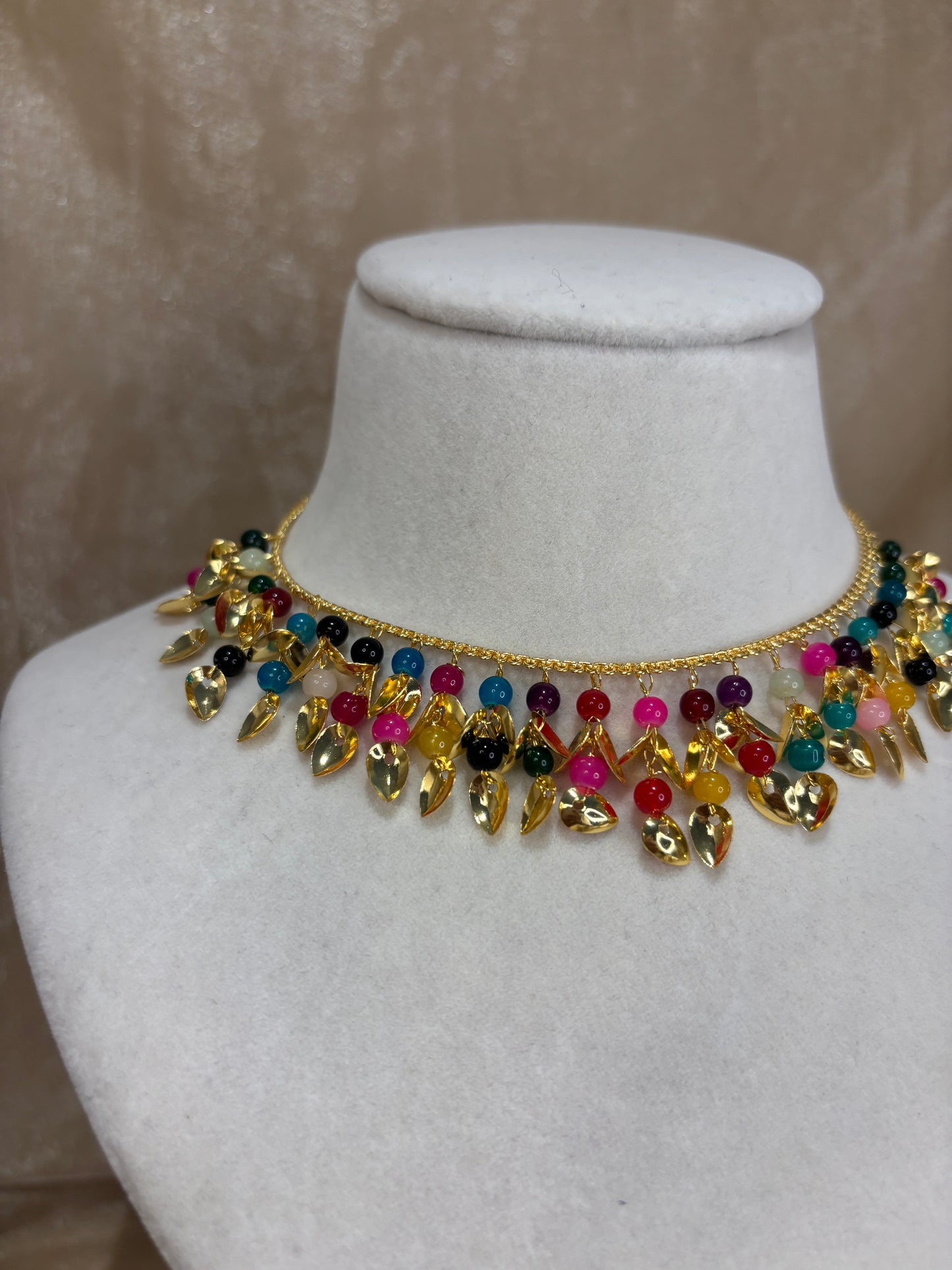 Small multi-colour jadau necklace set