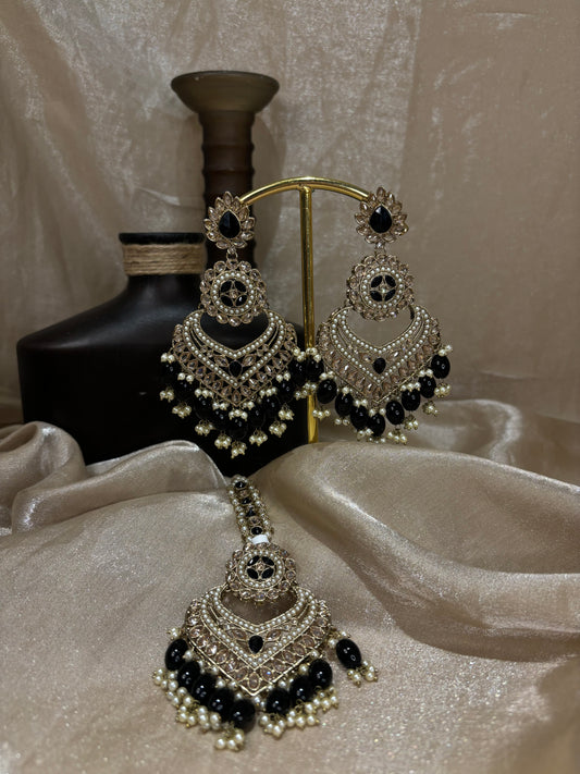 Black earring/tikka set