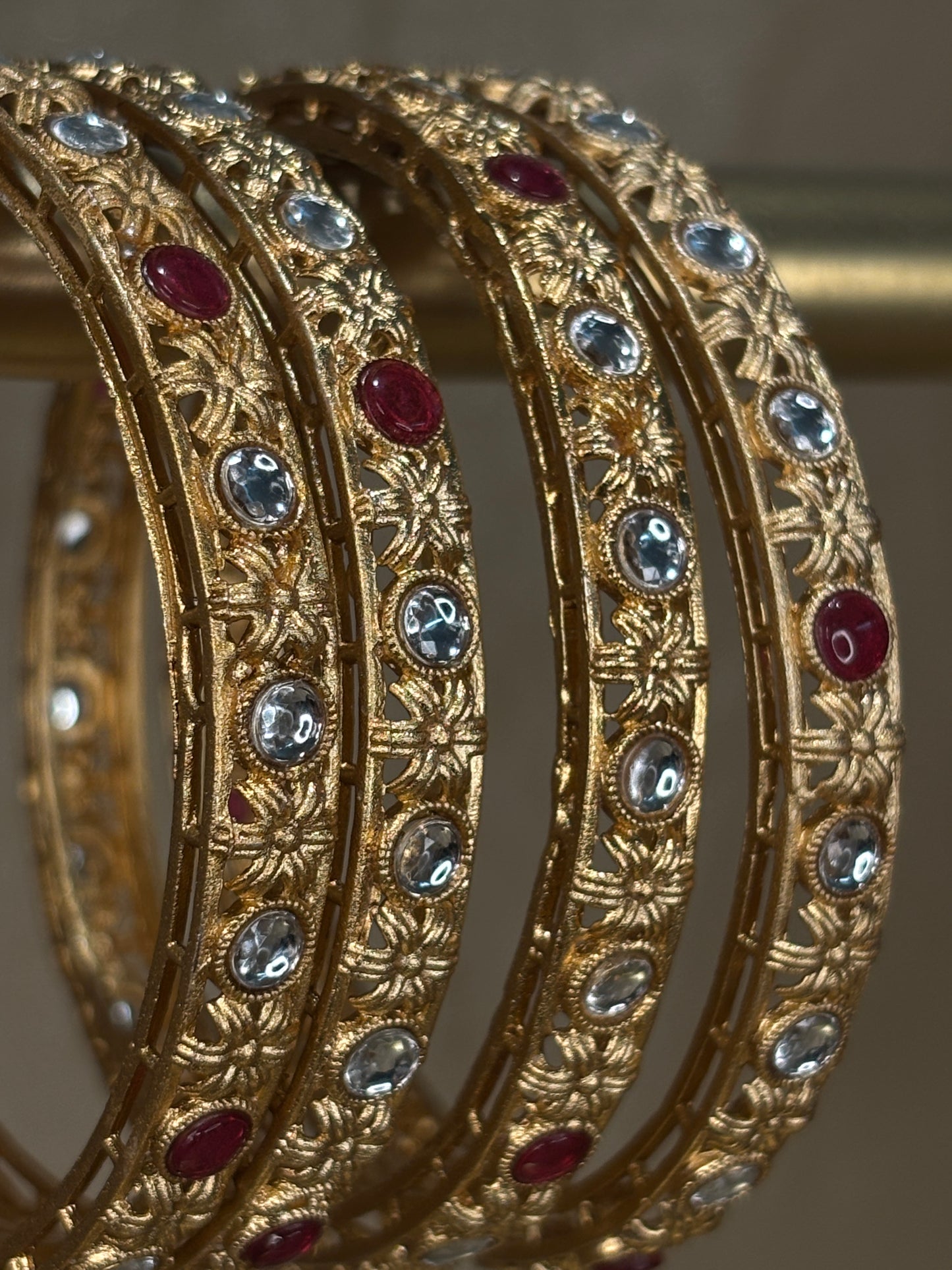 Hot pink yellow gold kare