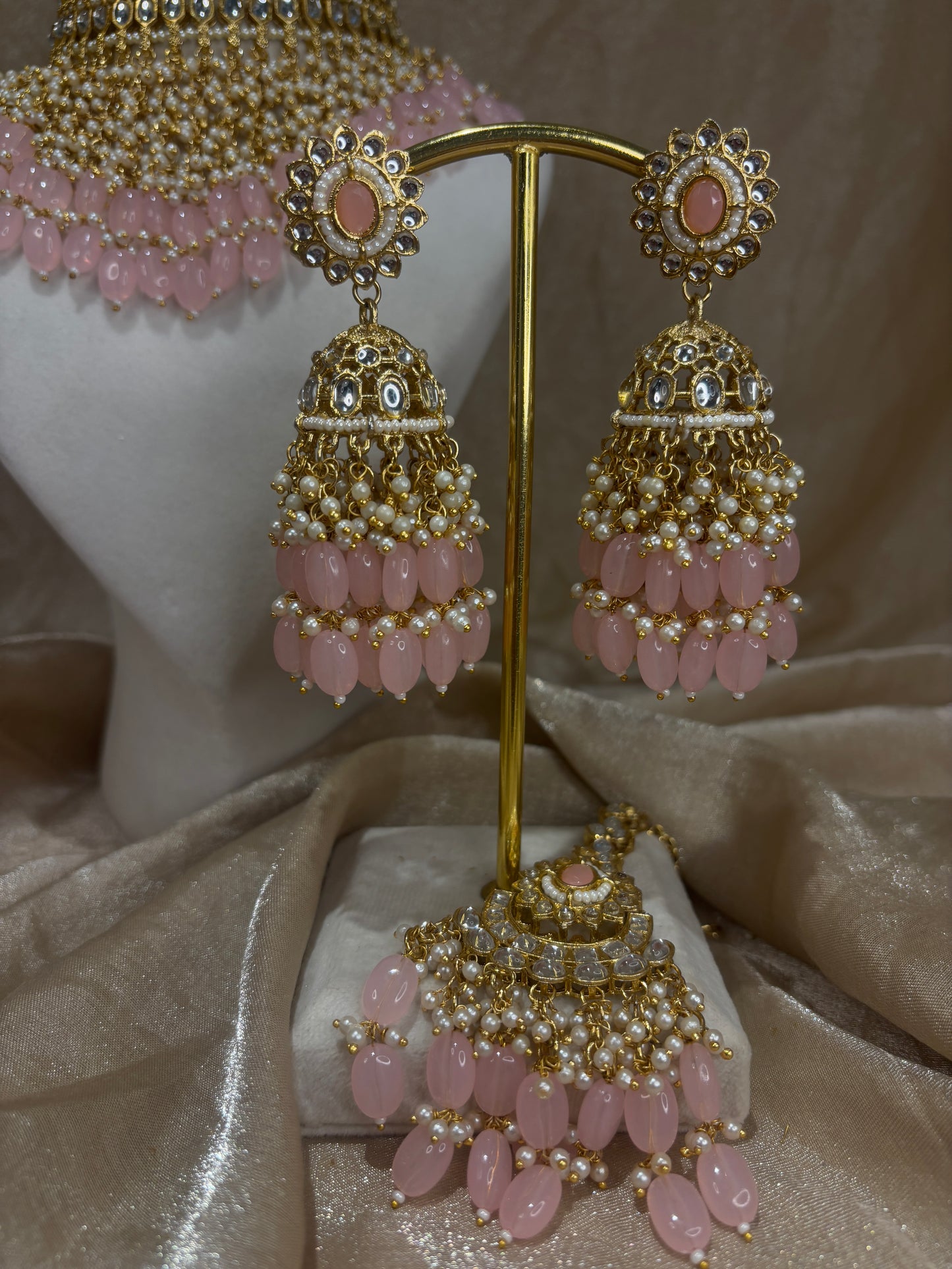 Baby pink chocker set