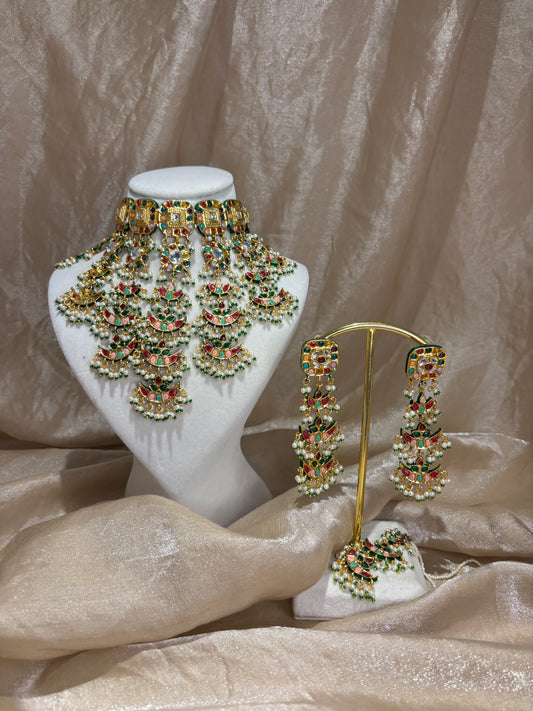 Multi-coloured choker set