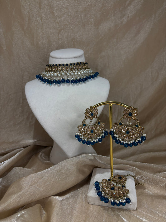 Blue choker set