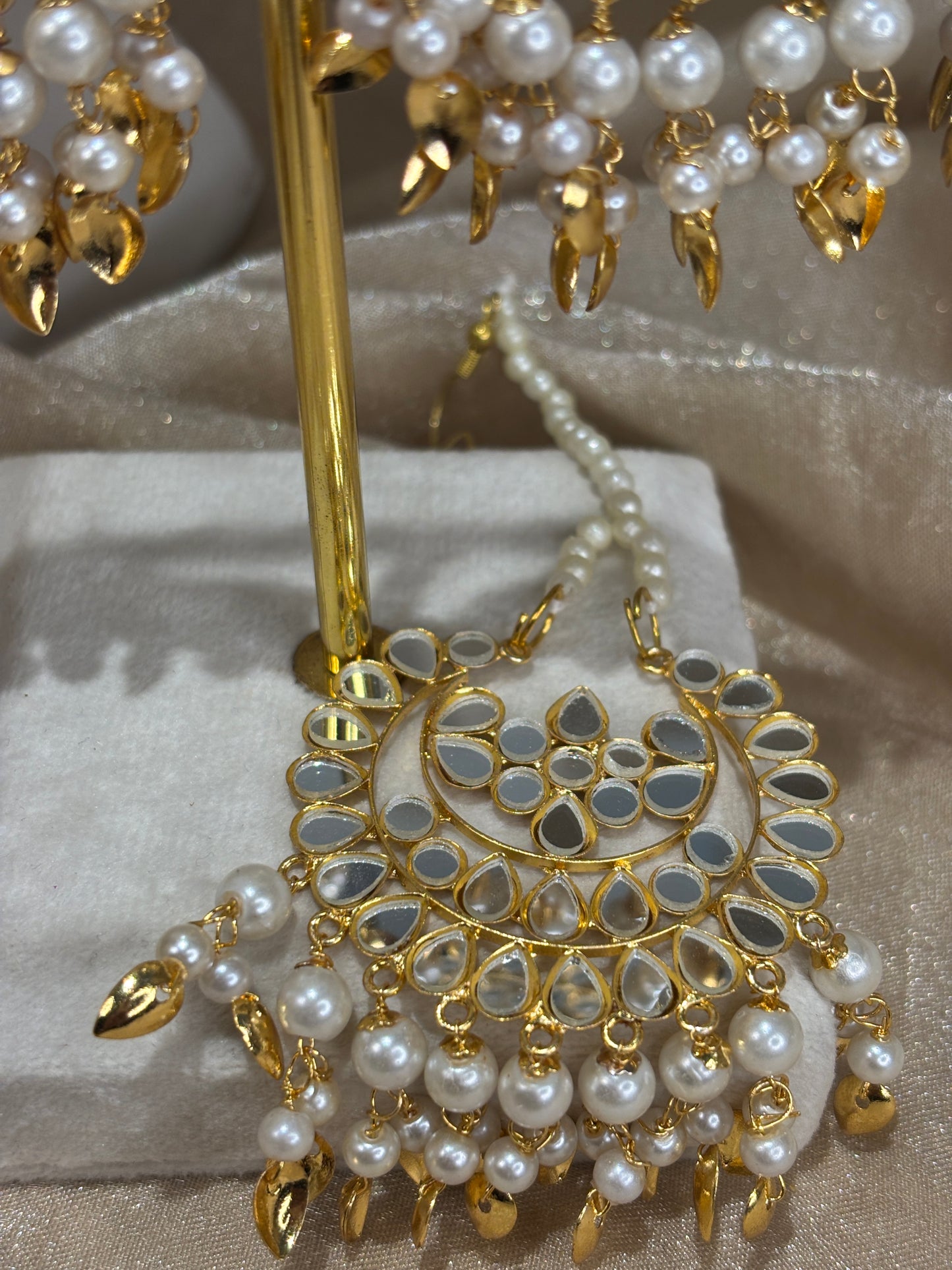 Gold mirror work choker set