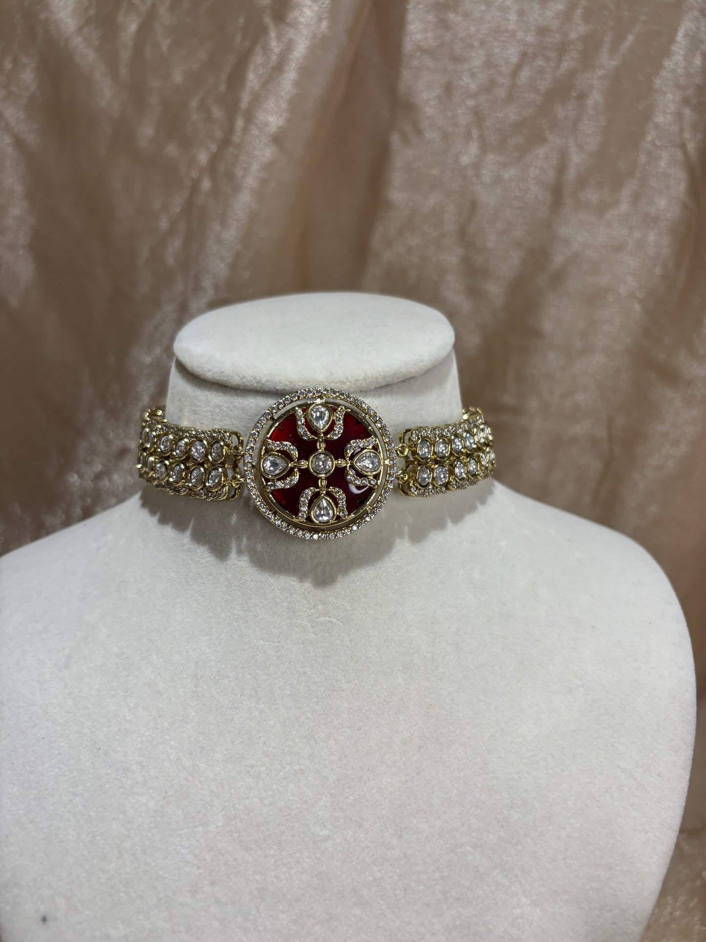 Red choker set