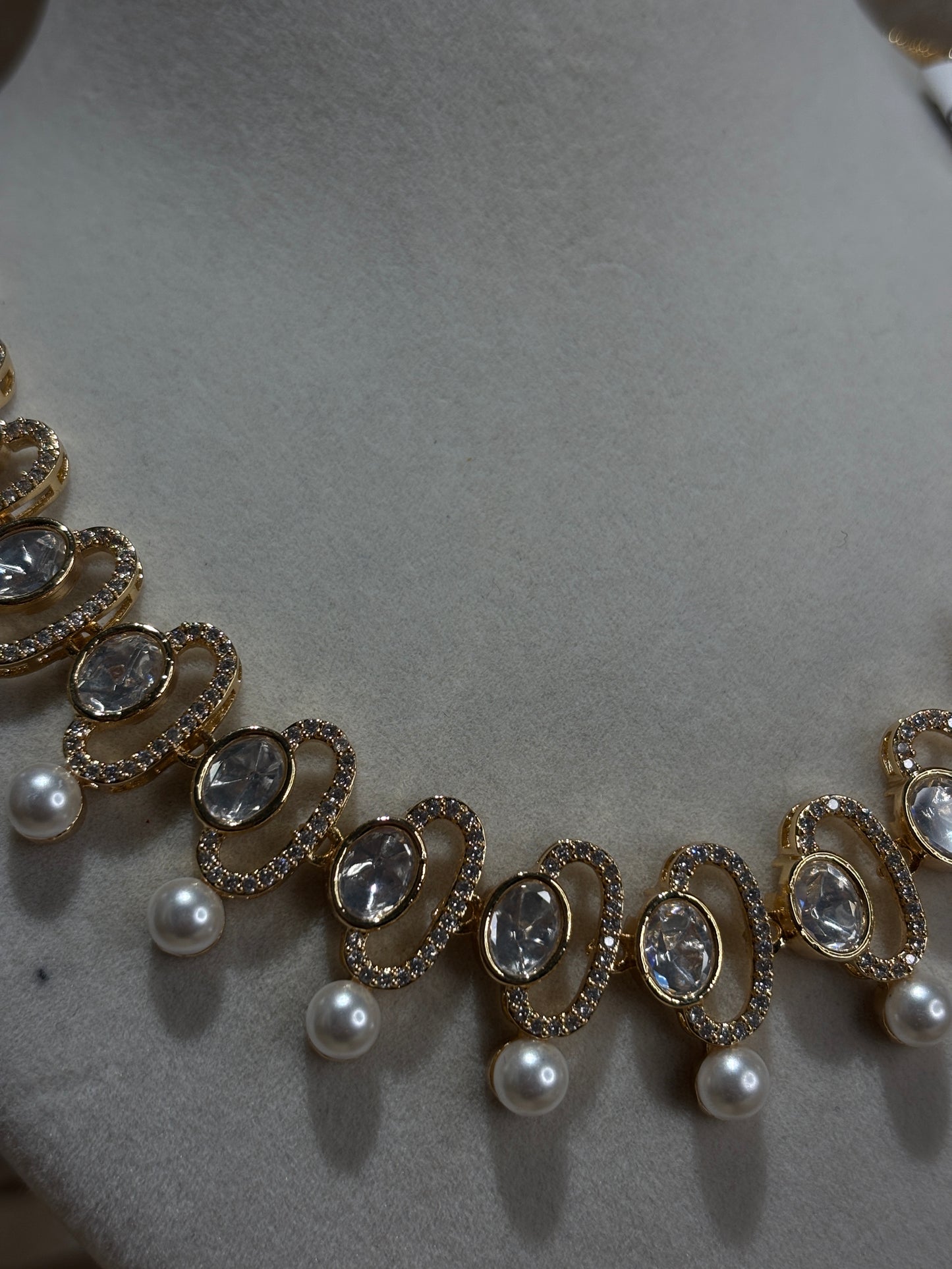 Gold necklace set