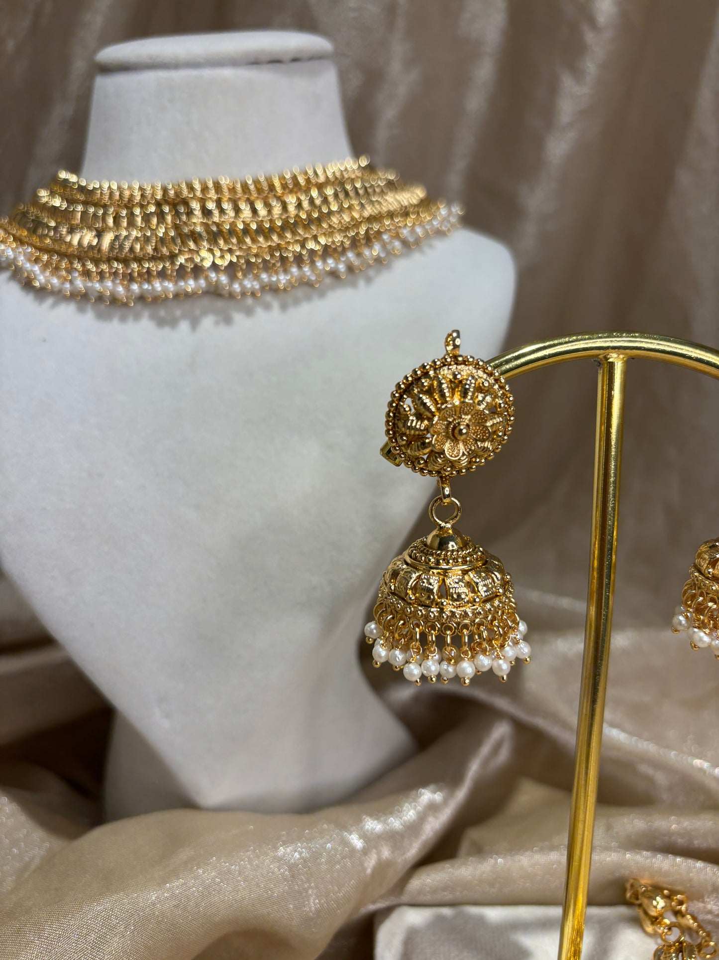 Gold-look necklace set