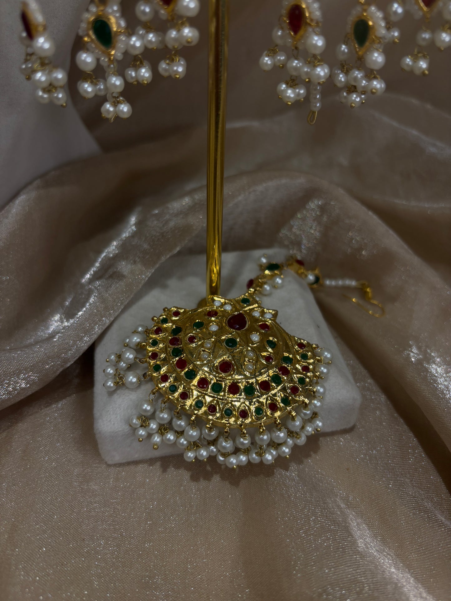 Multi-colour gold thappa kundan set