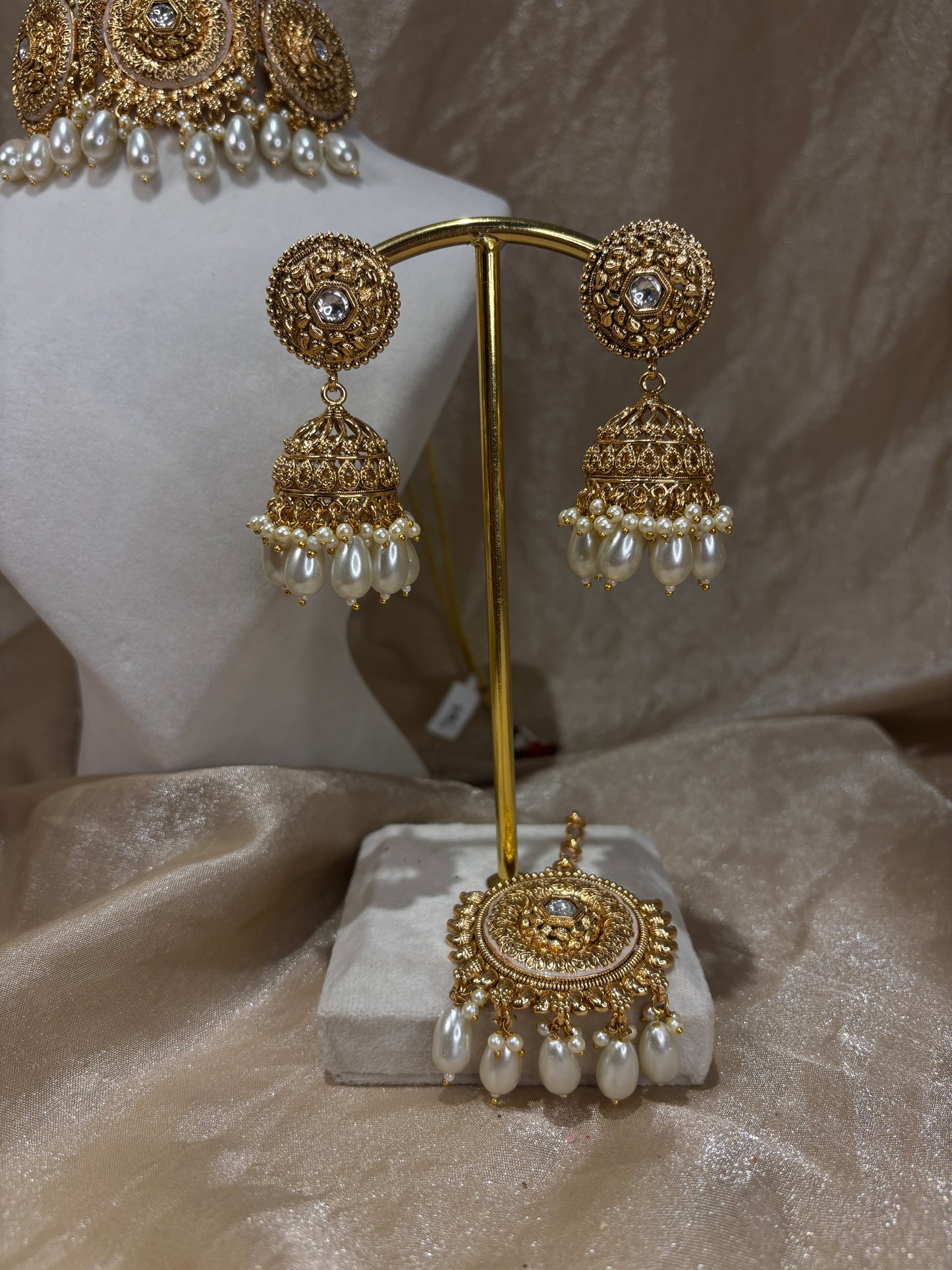 Antique gold choker set