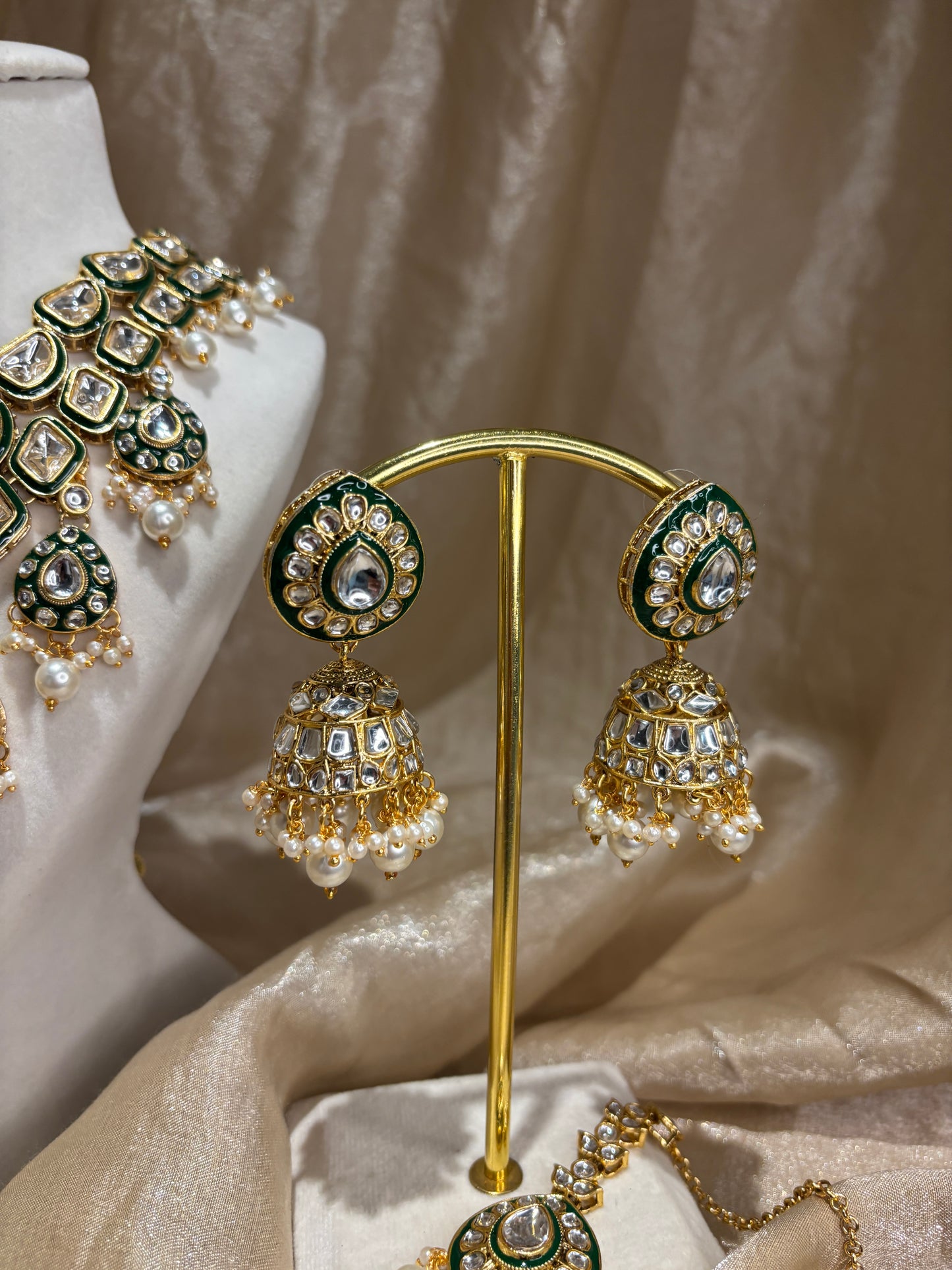 Gold necklace set