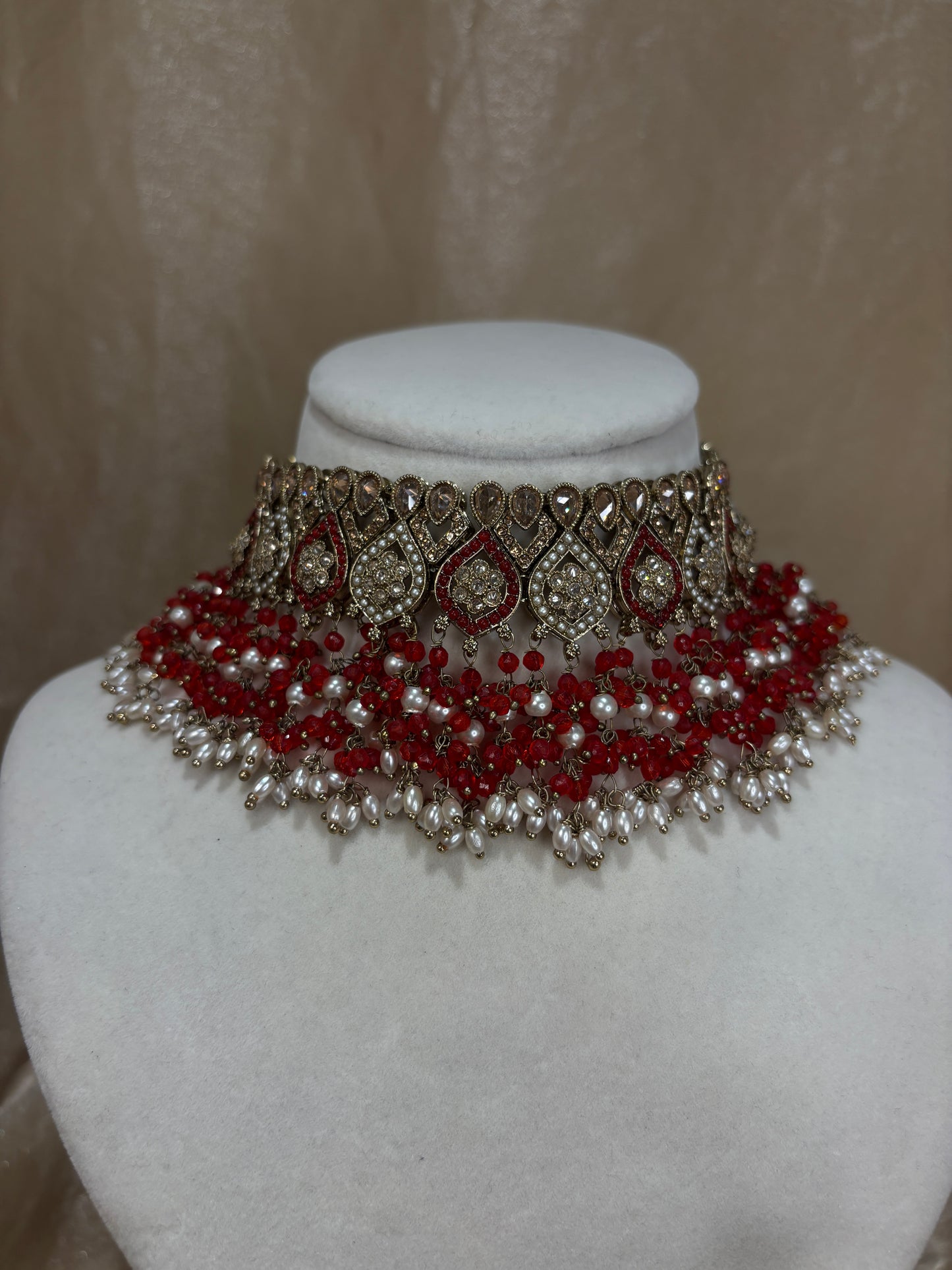 Red choker set