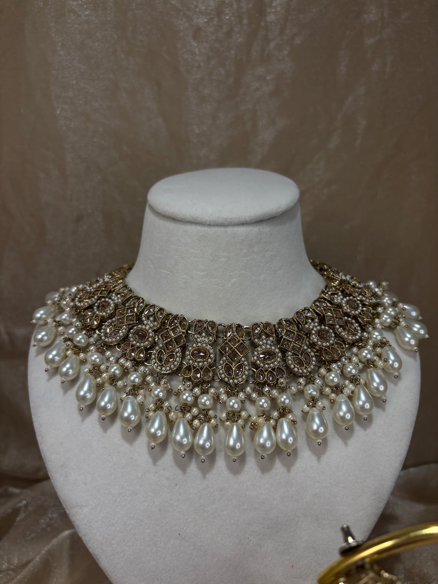 Gold choker set