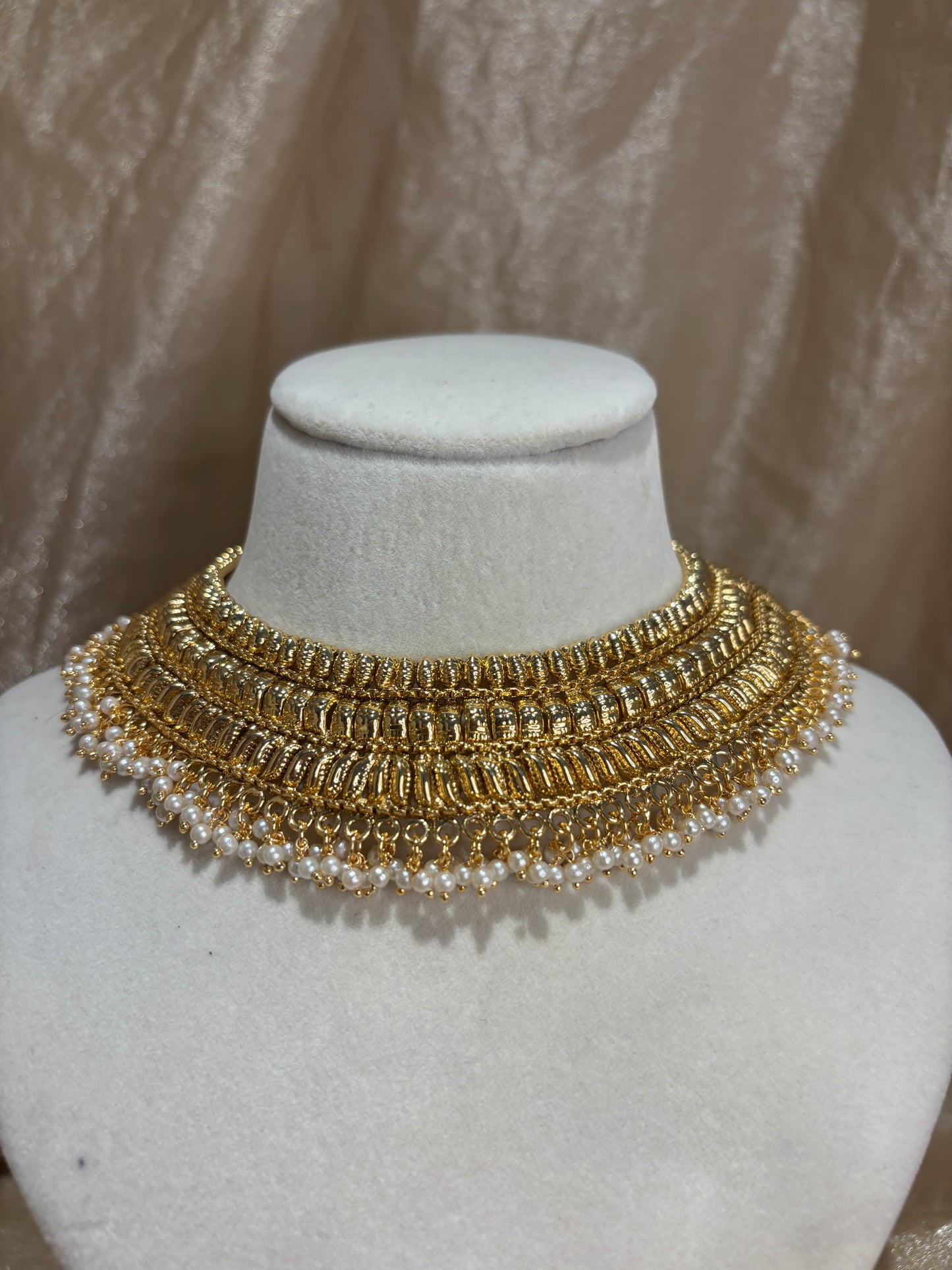 Gold-look necklace set