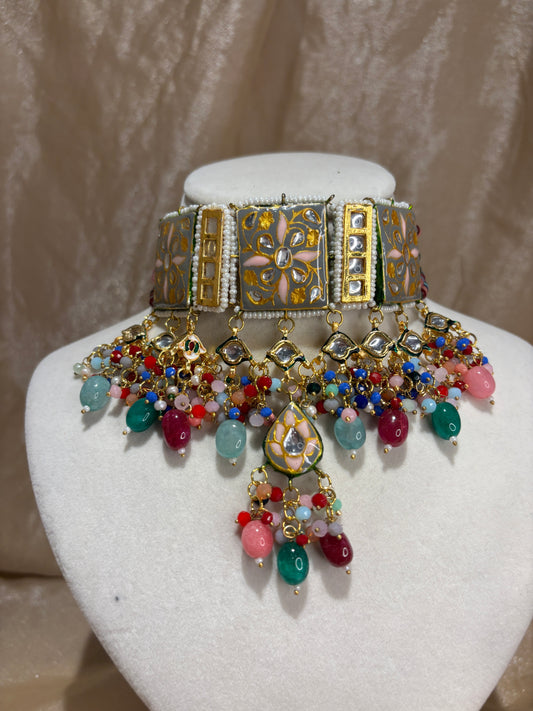 Multi-coloured choker set