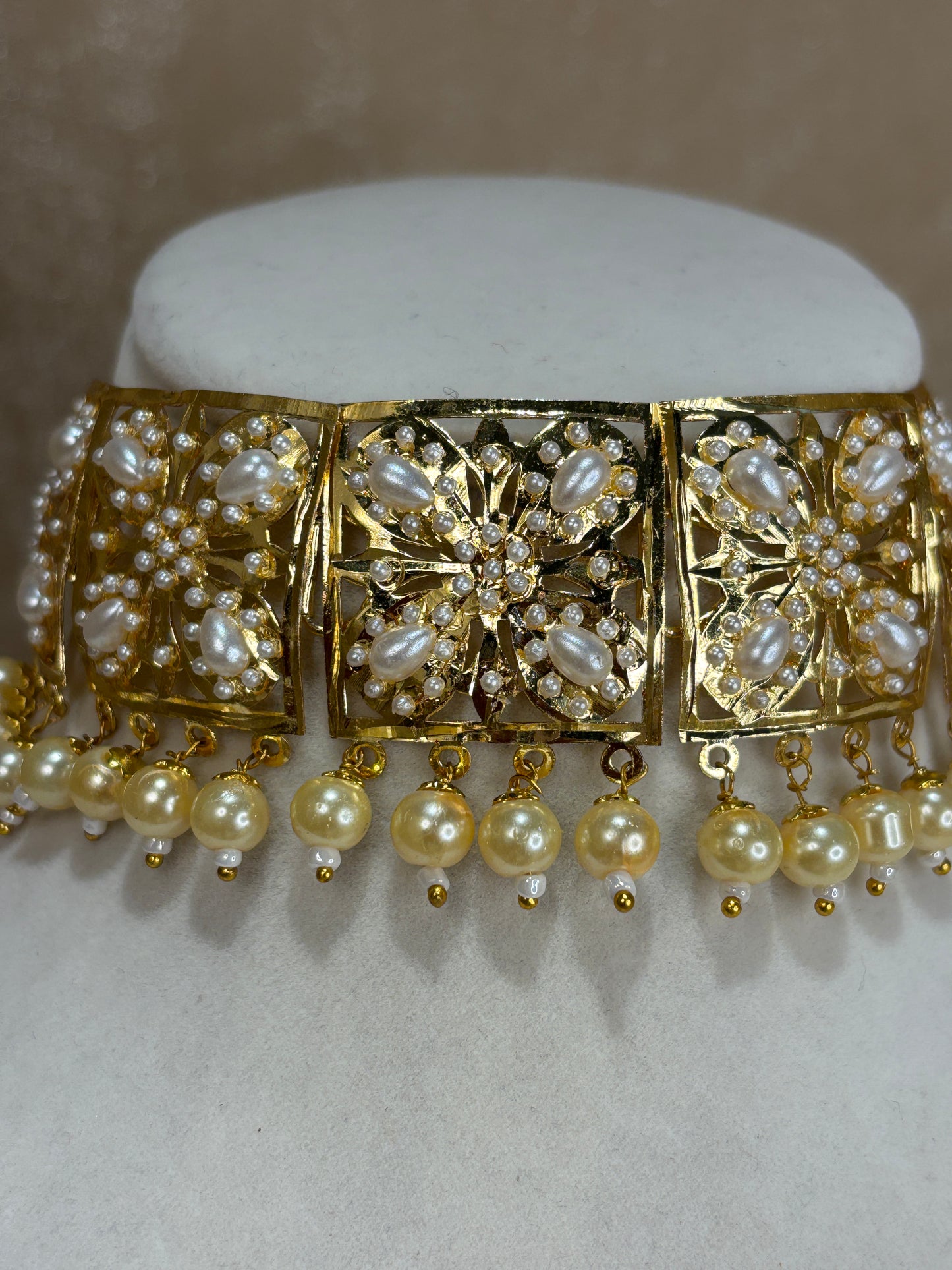 Gold jadau choker set