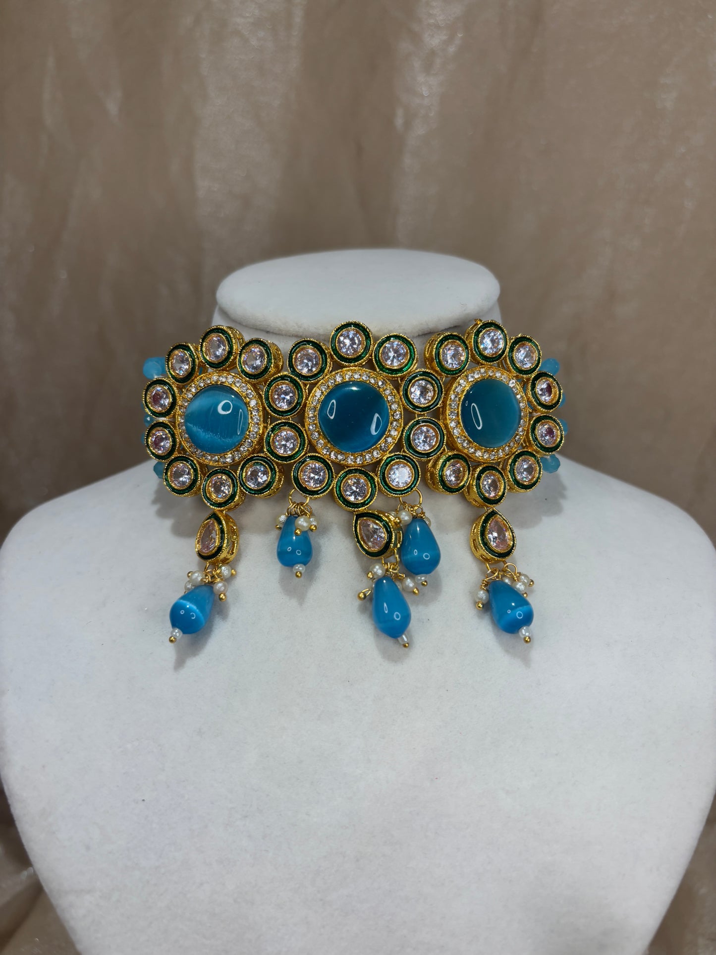 Blue choker set