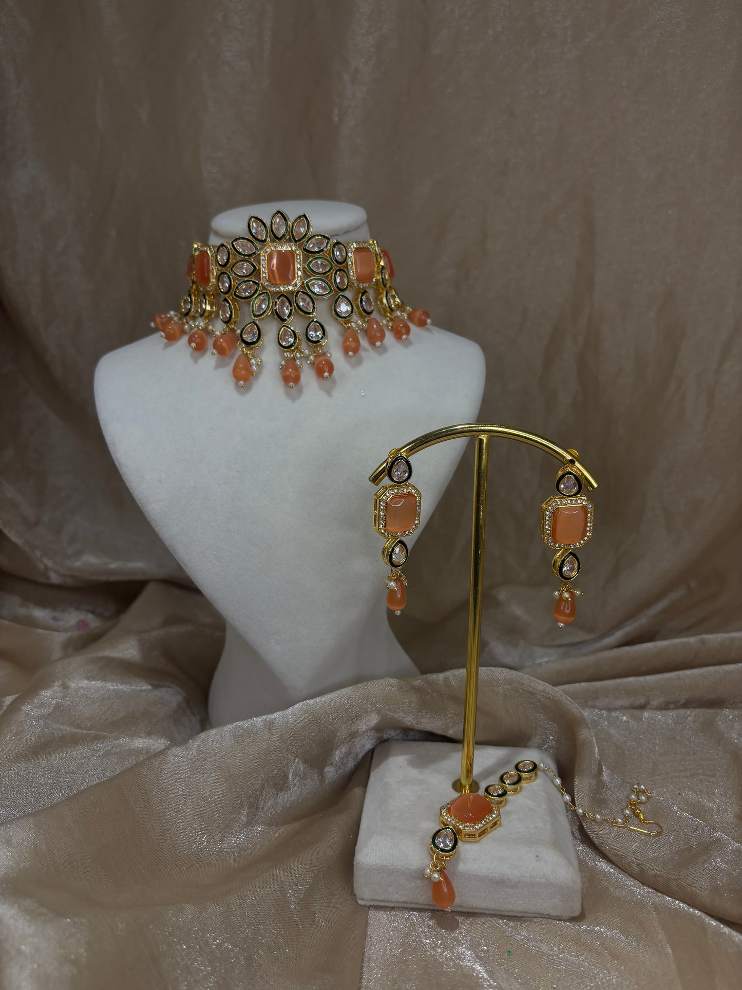Orange choker set