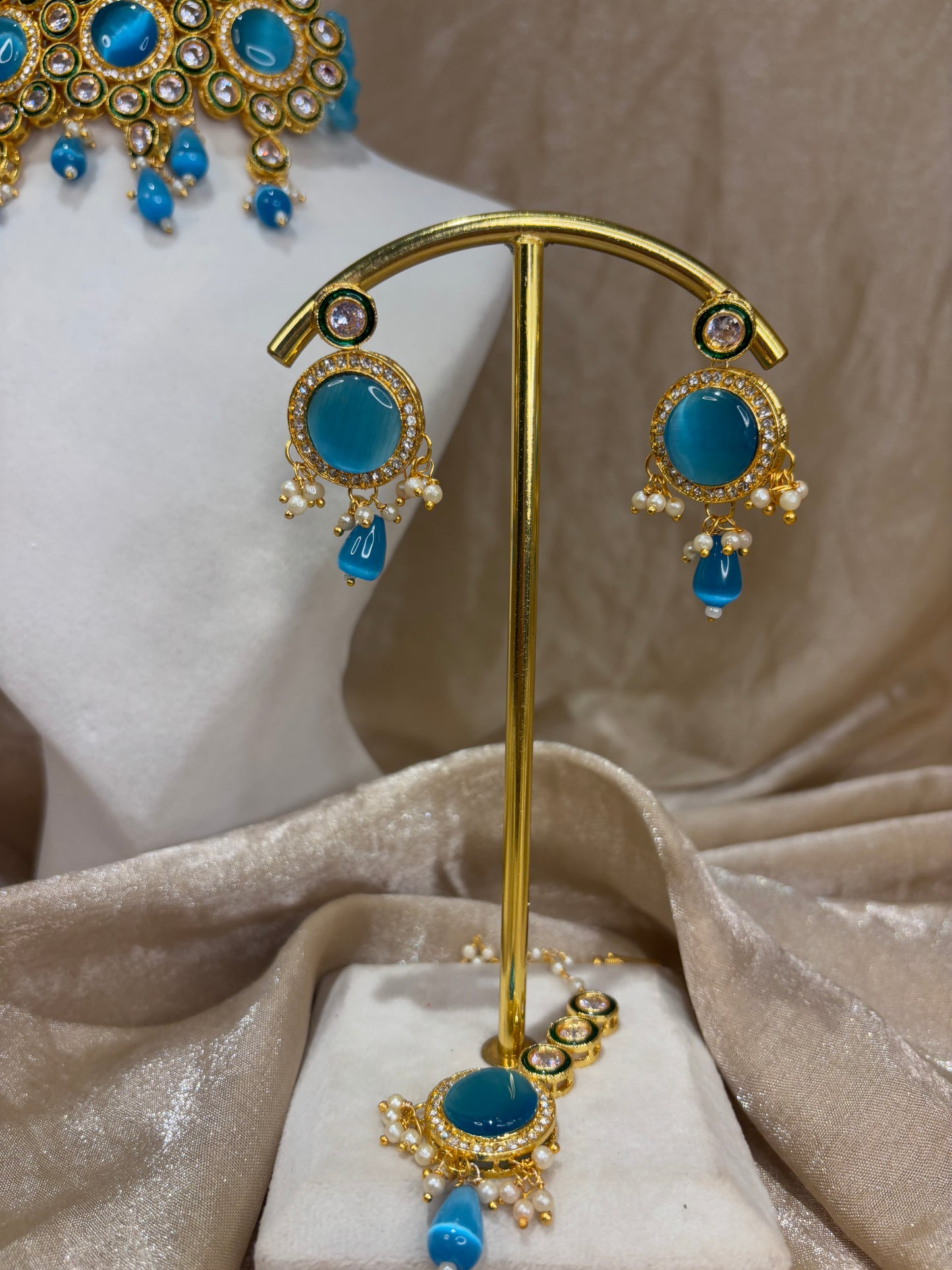 Blue choker set