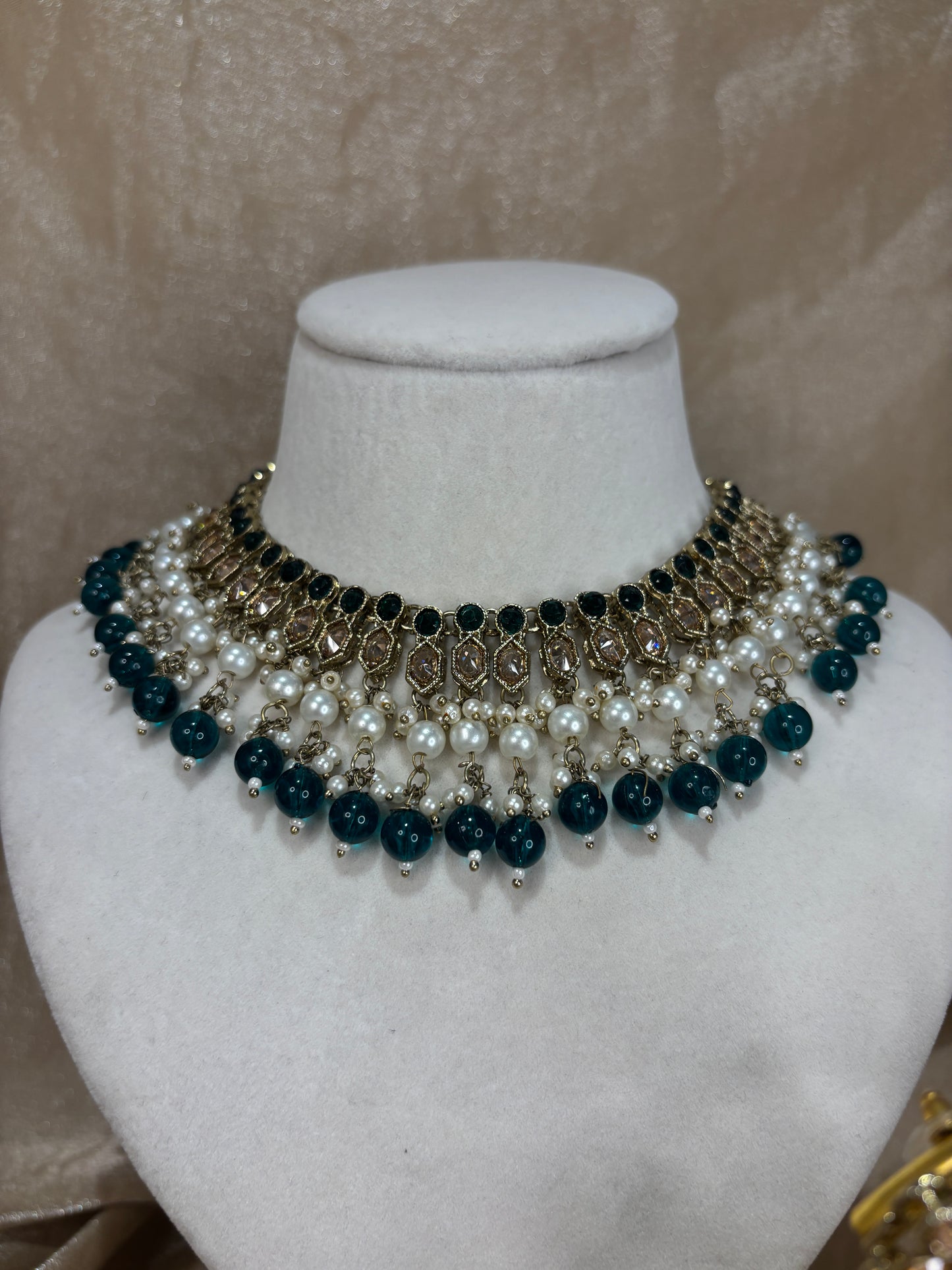 Emerald green choker set