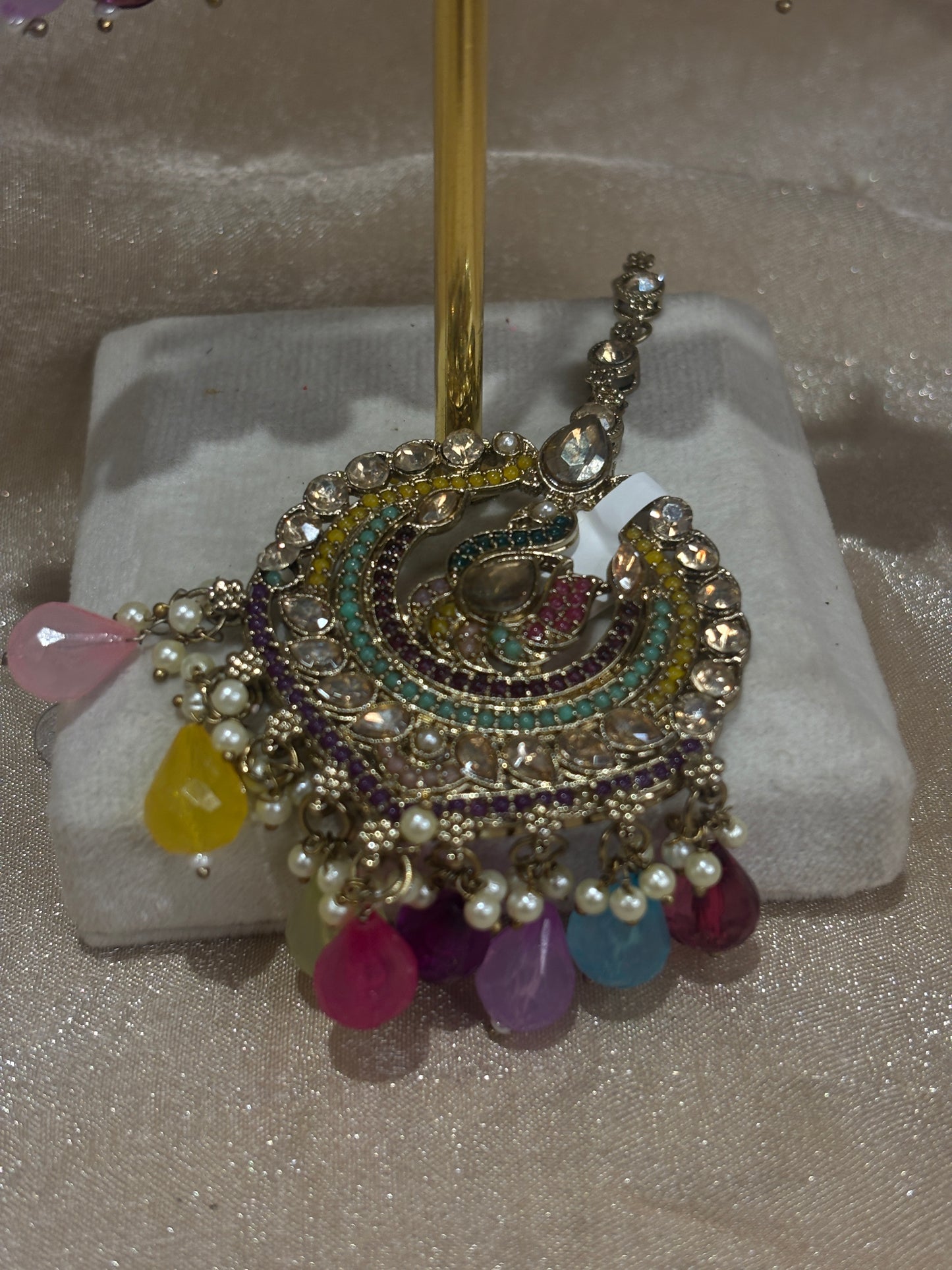 Multi-coloured earring/tikka set
