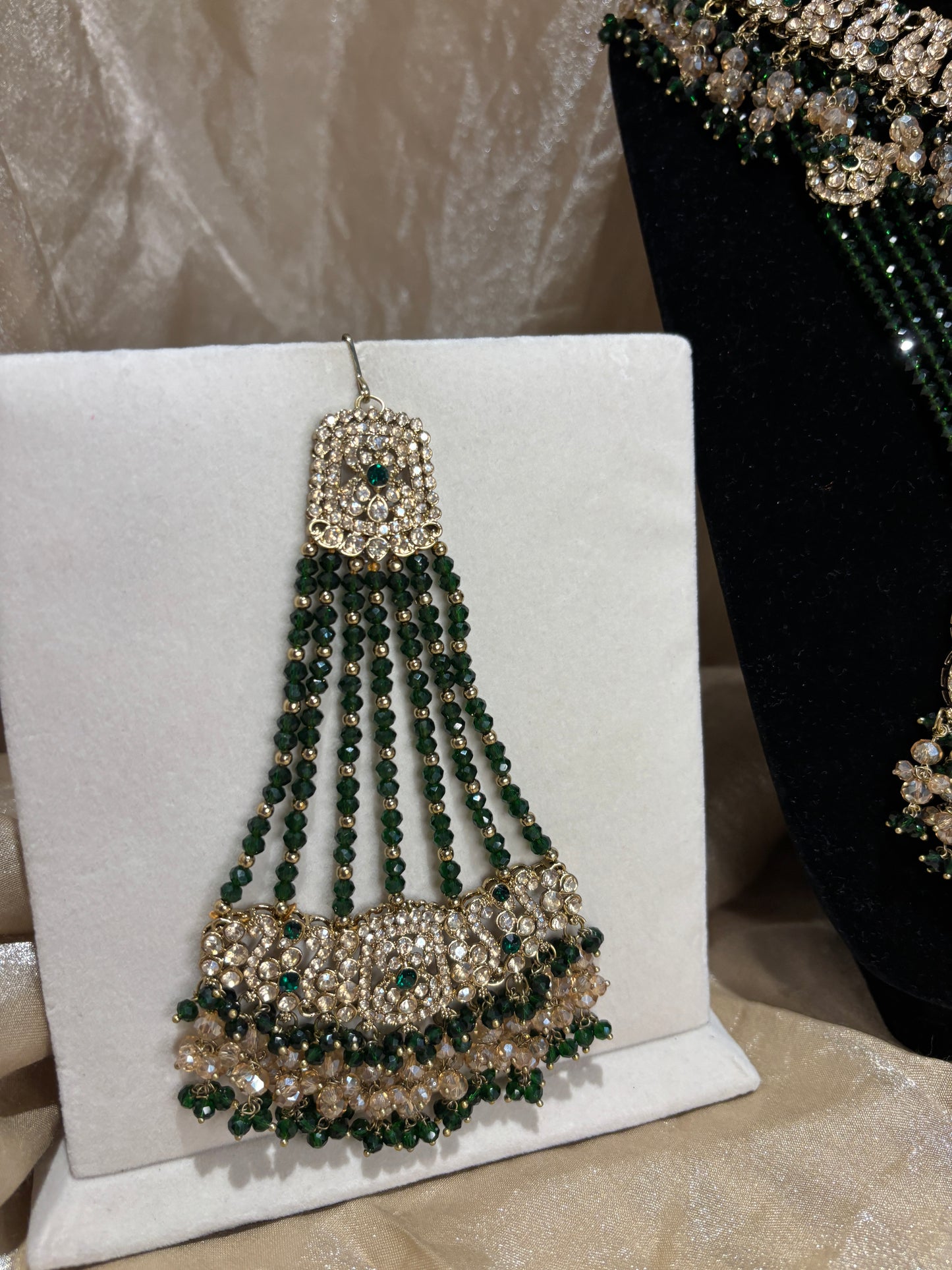 Heavy emerald green set