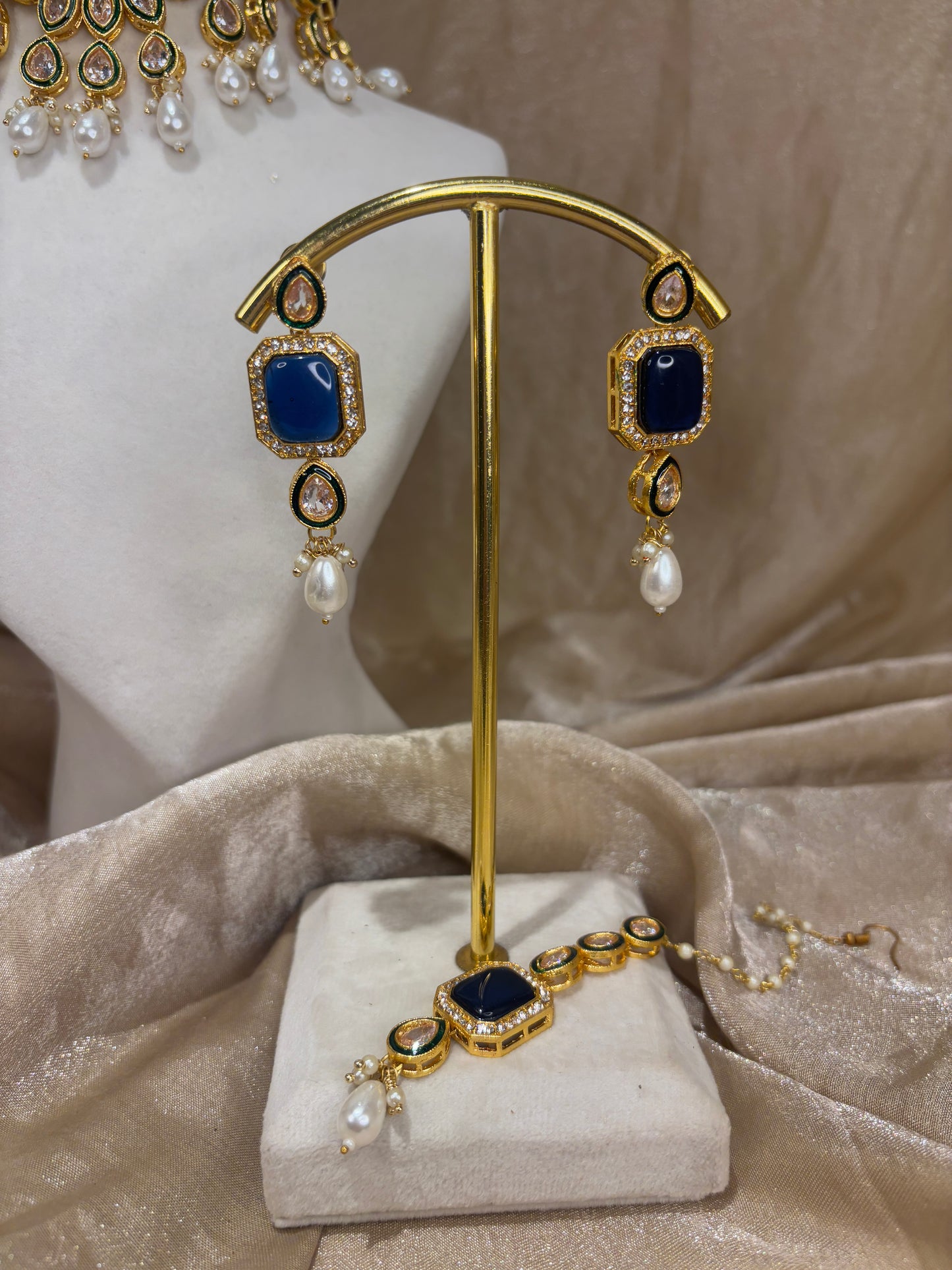 Navy blue choker set