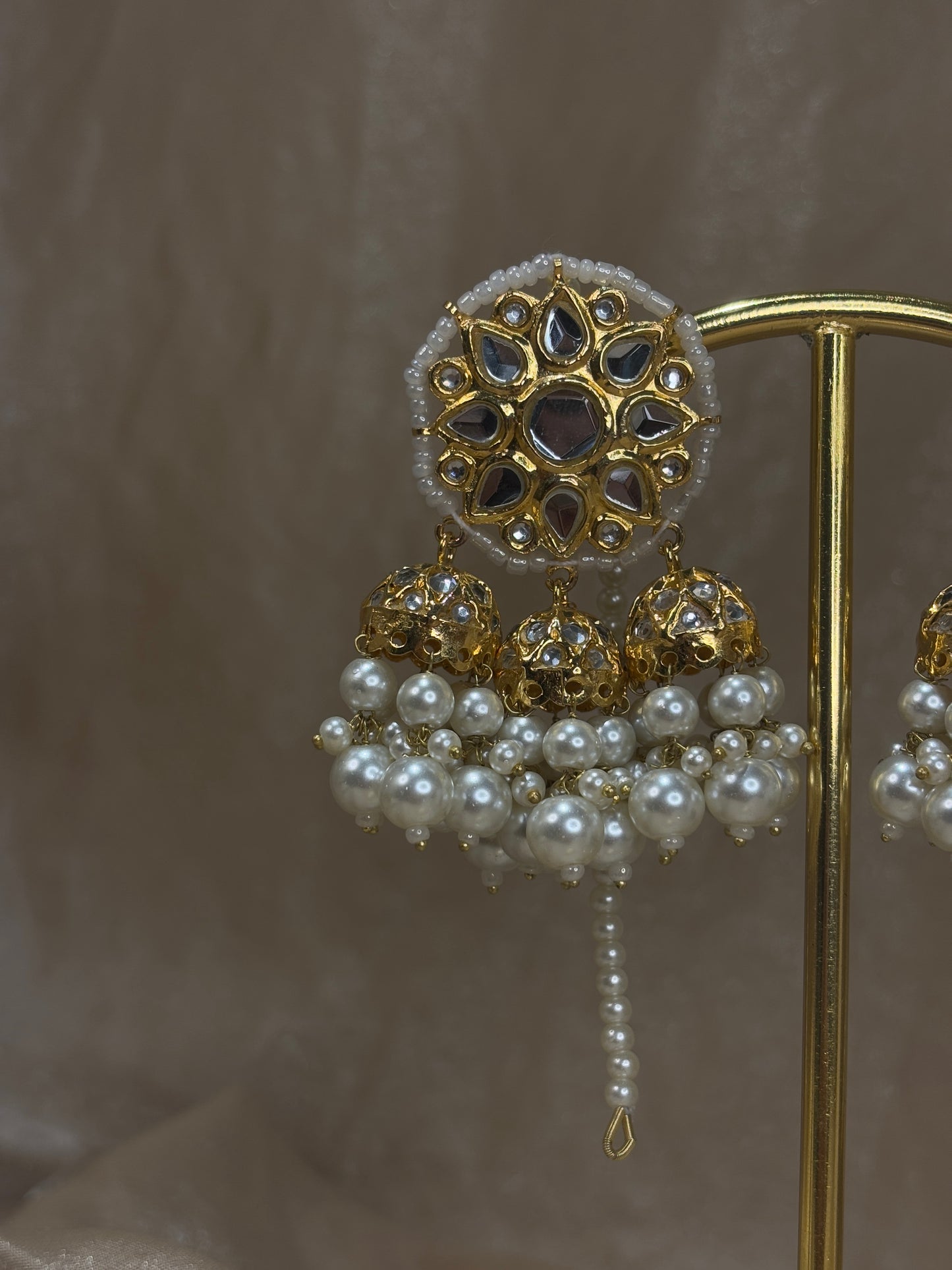 Gold thappa kundan stud/tikka set