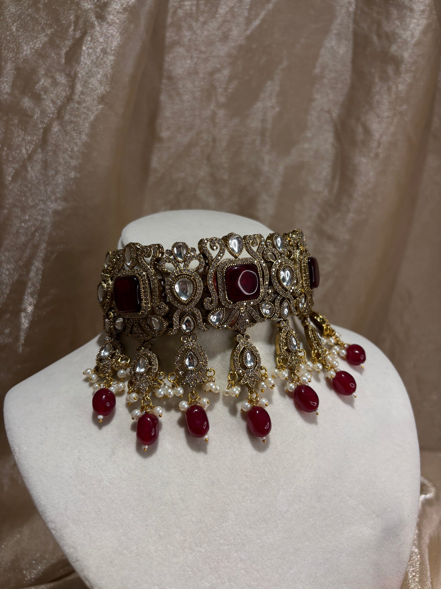 Maroon choker set