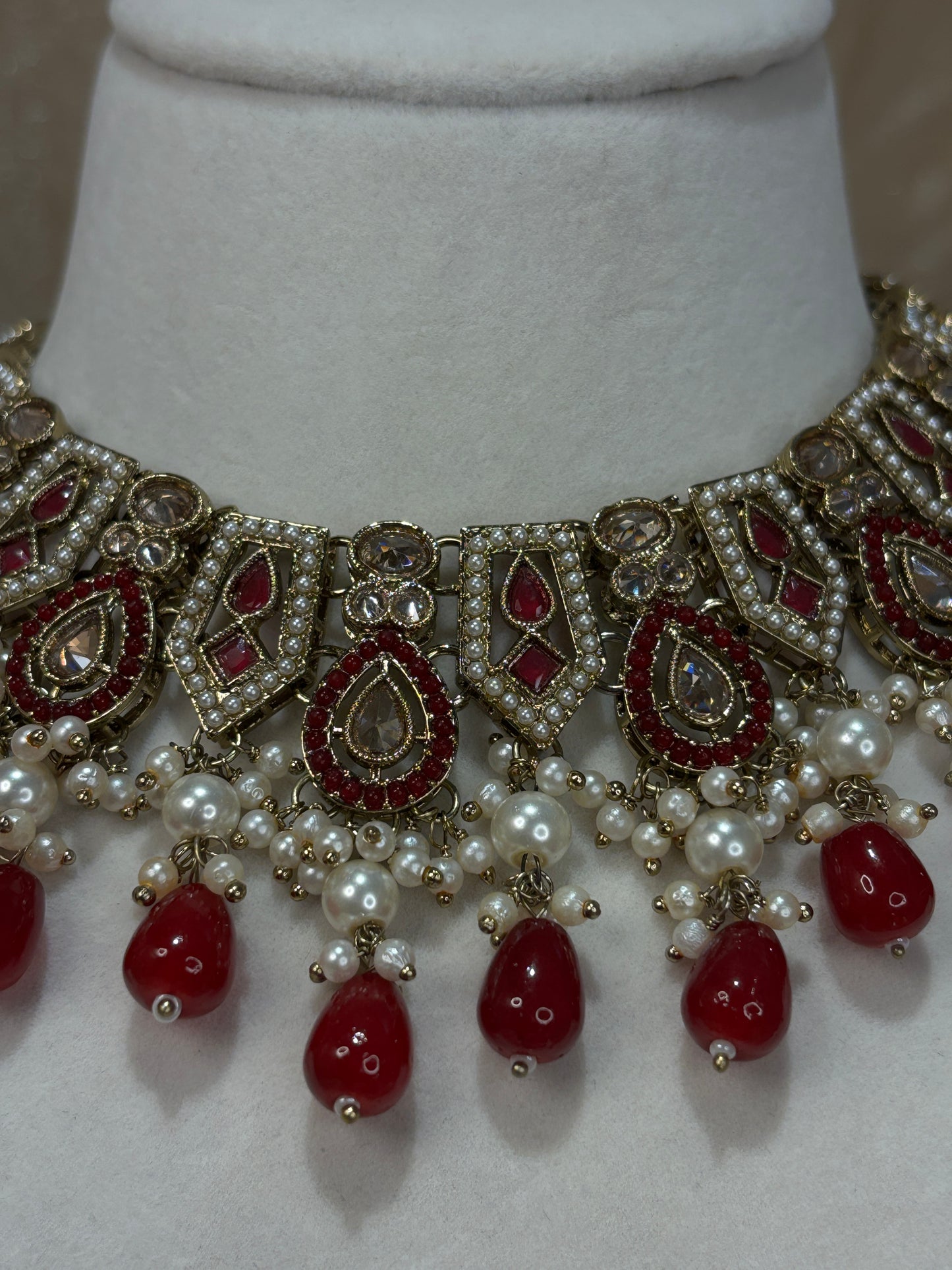 Maroon set