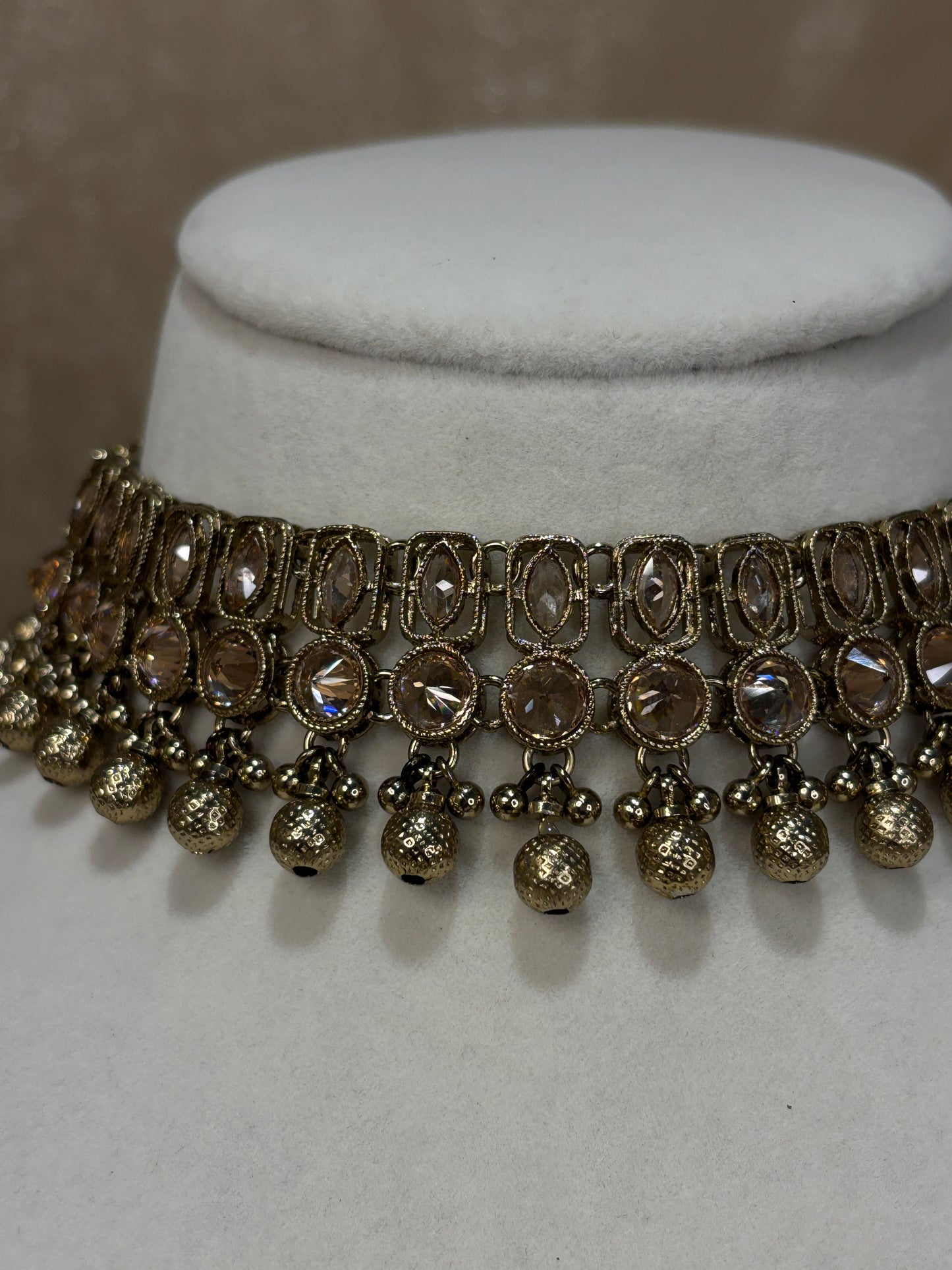 Metal gold choker set