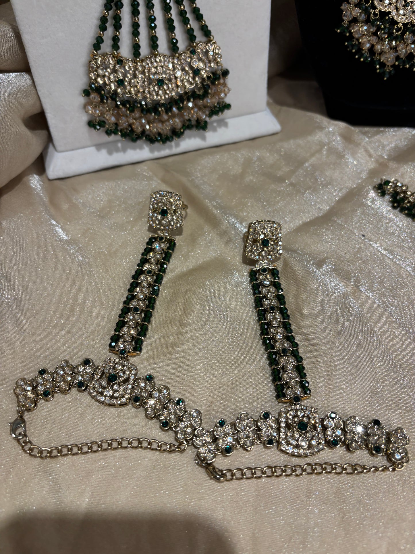 Heavy emerald green set