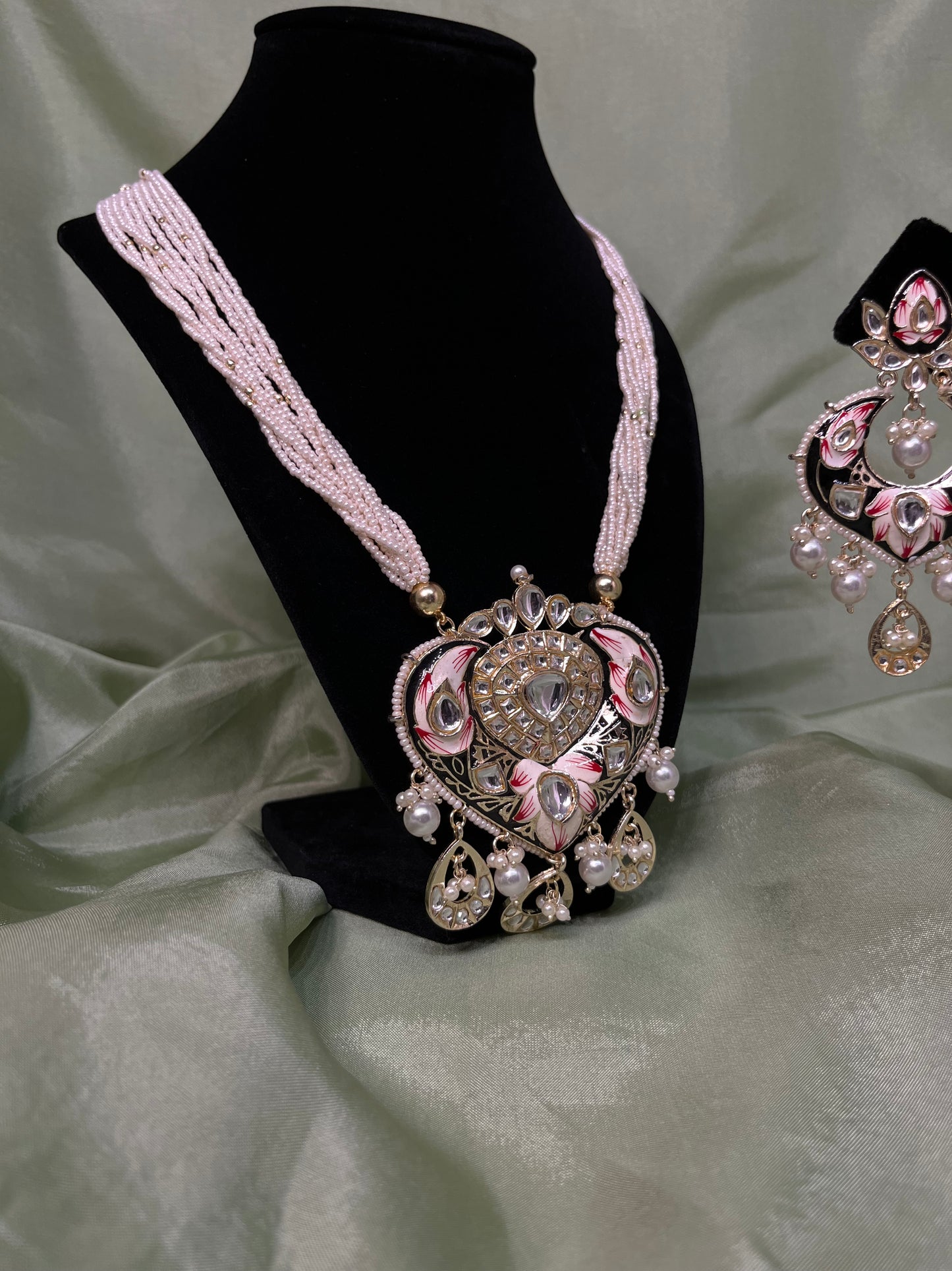 Black long necklace set