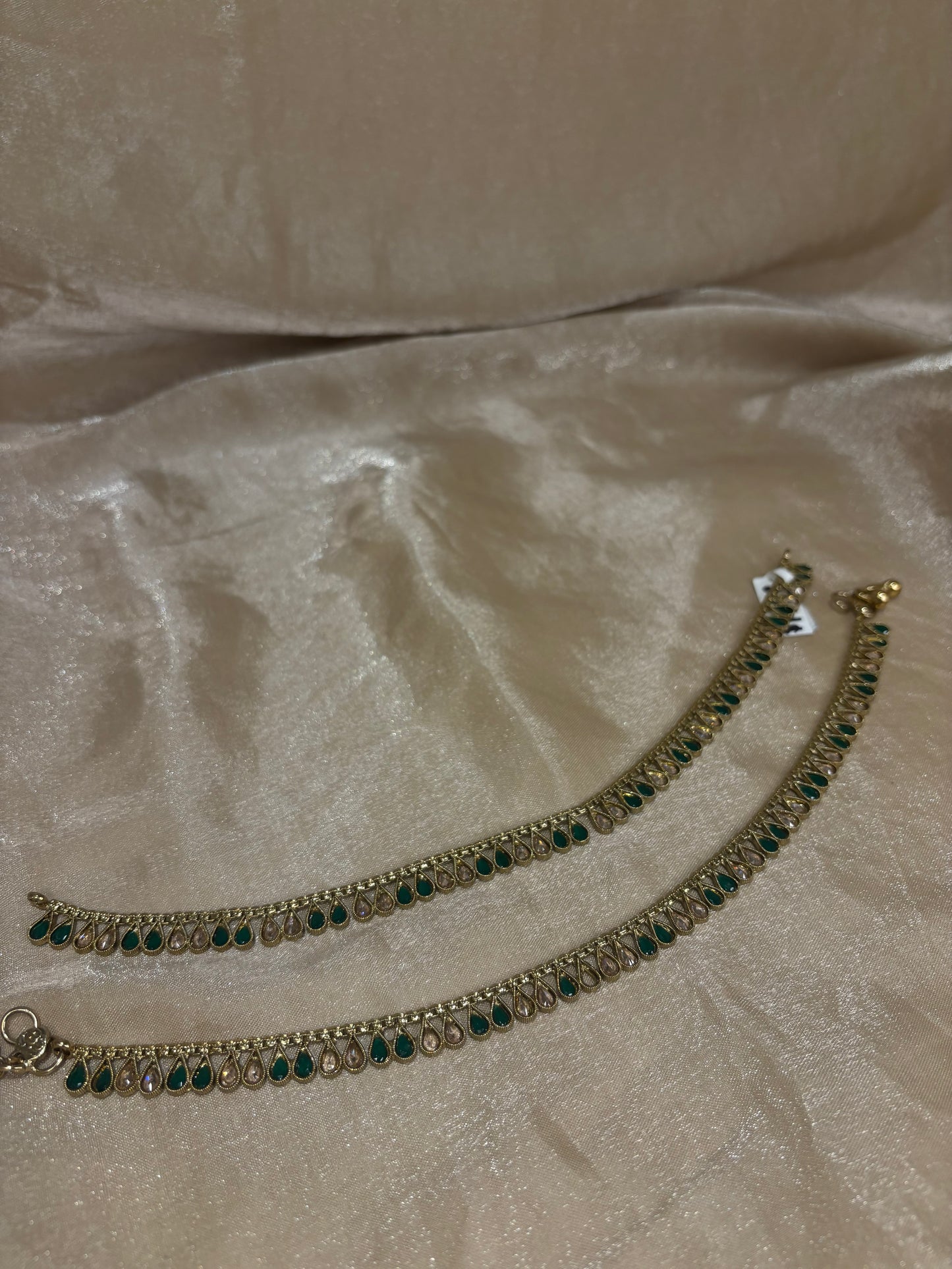 Emerald green jhanjaran