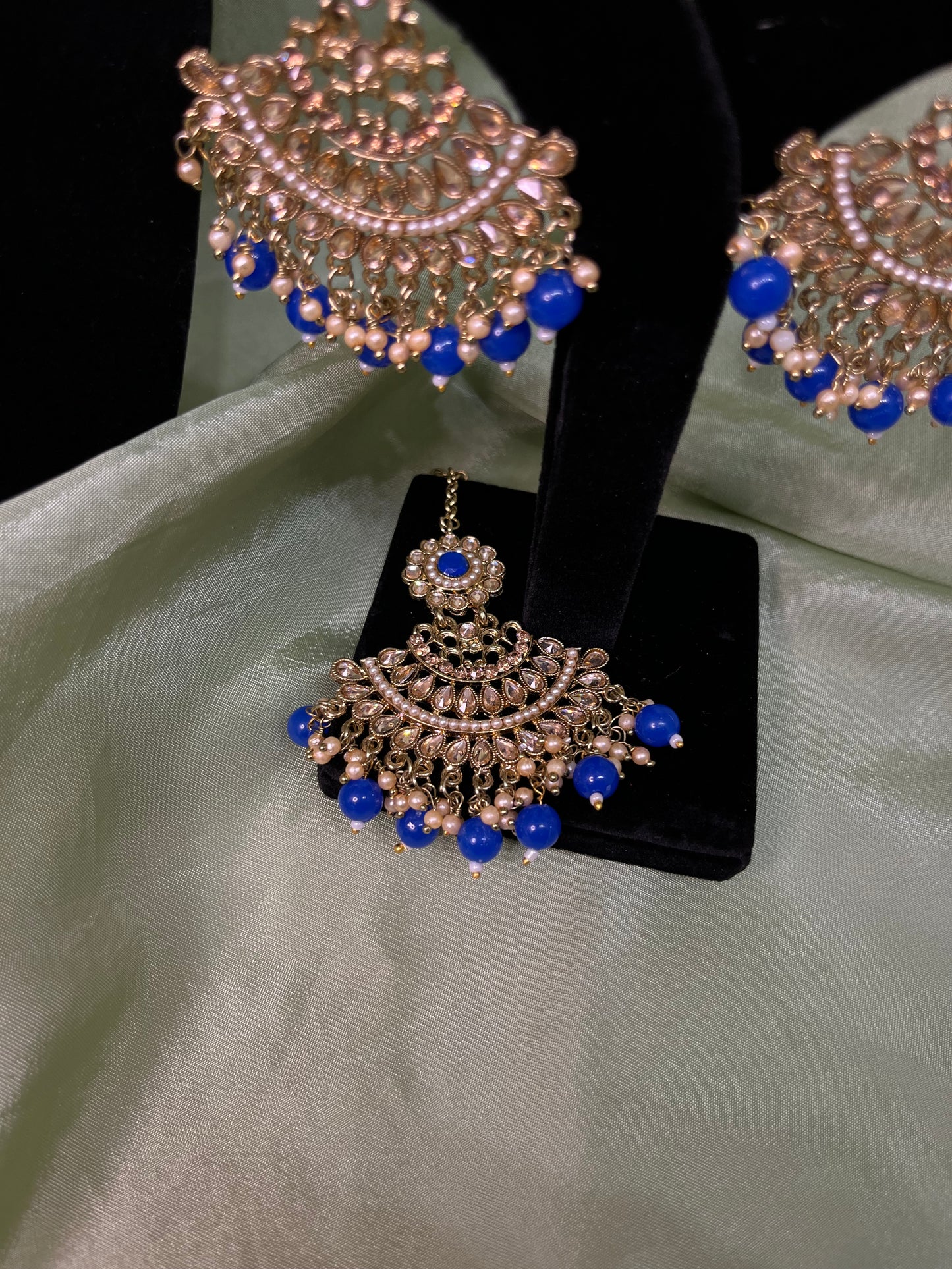 Royal blue choker set
