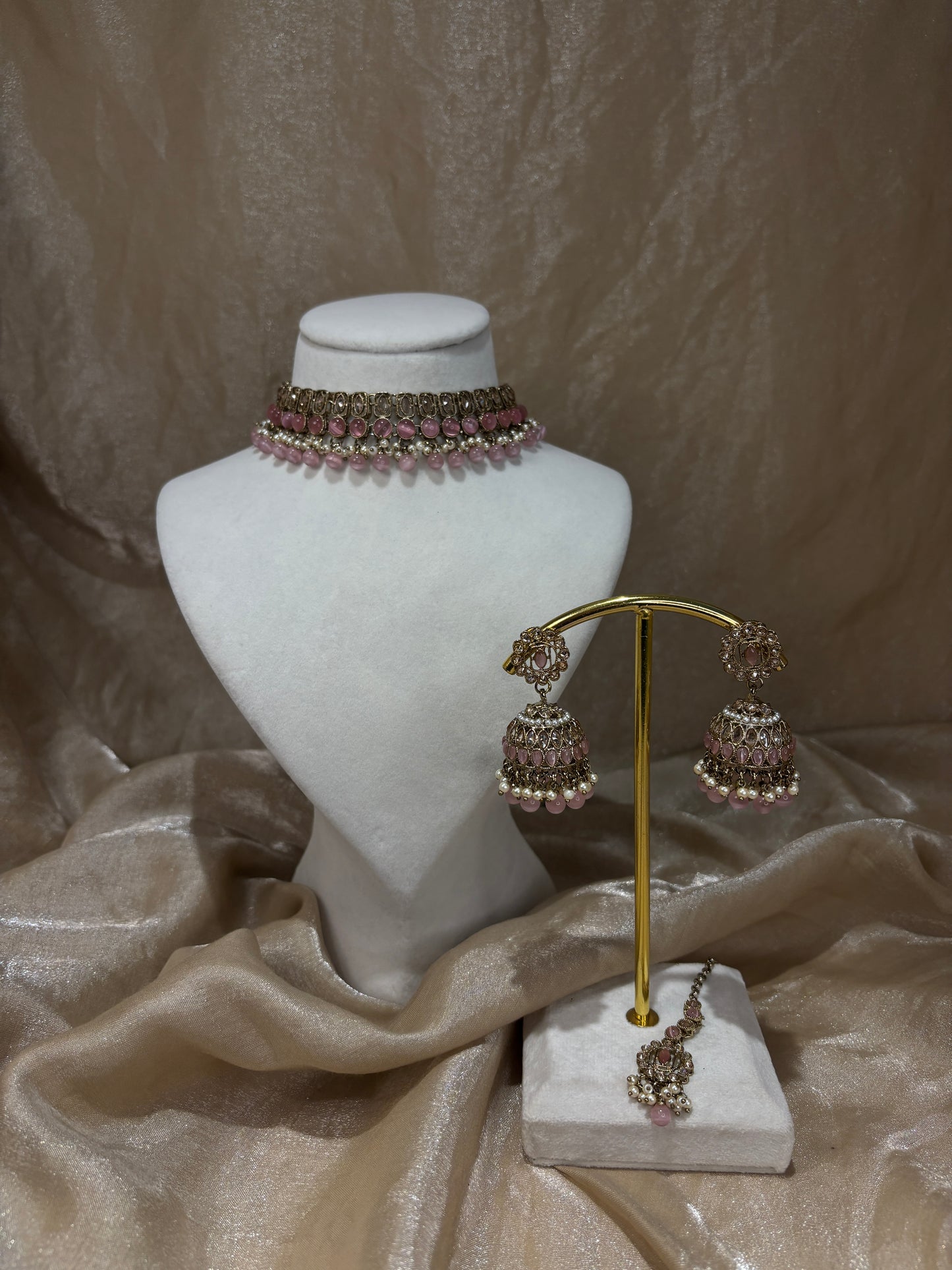 Baby pink choker set
