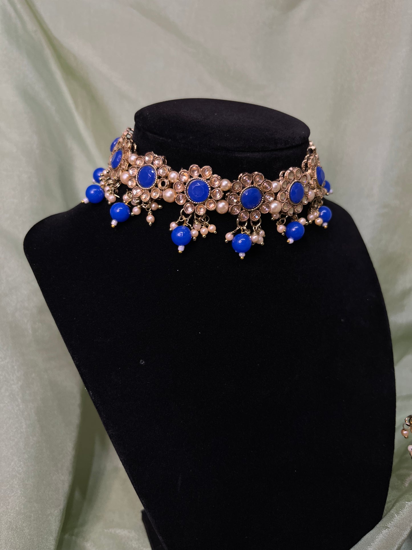 Royal blue choker set