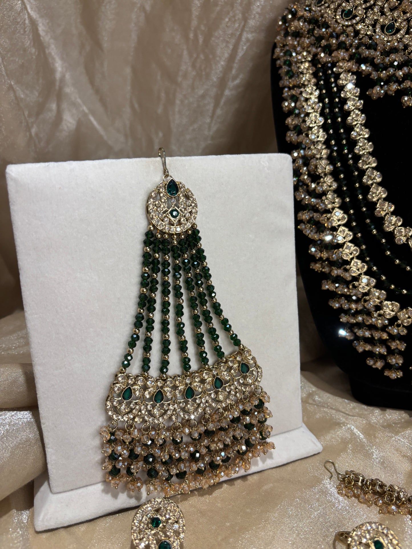 Heavy emerald green set