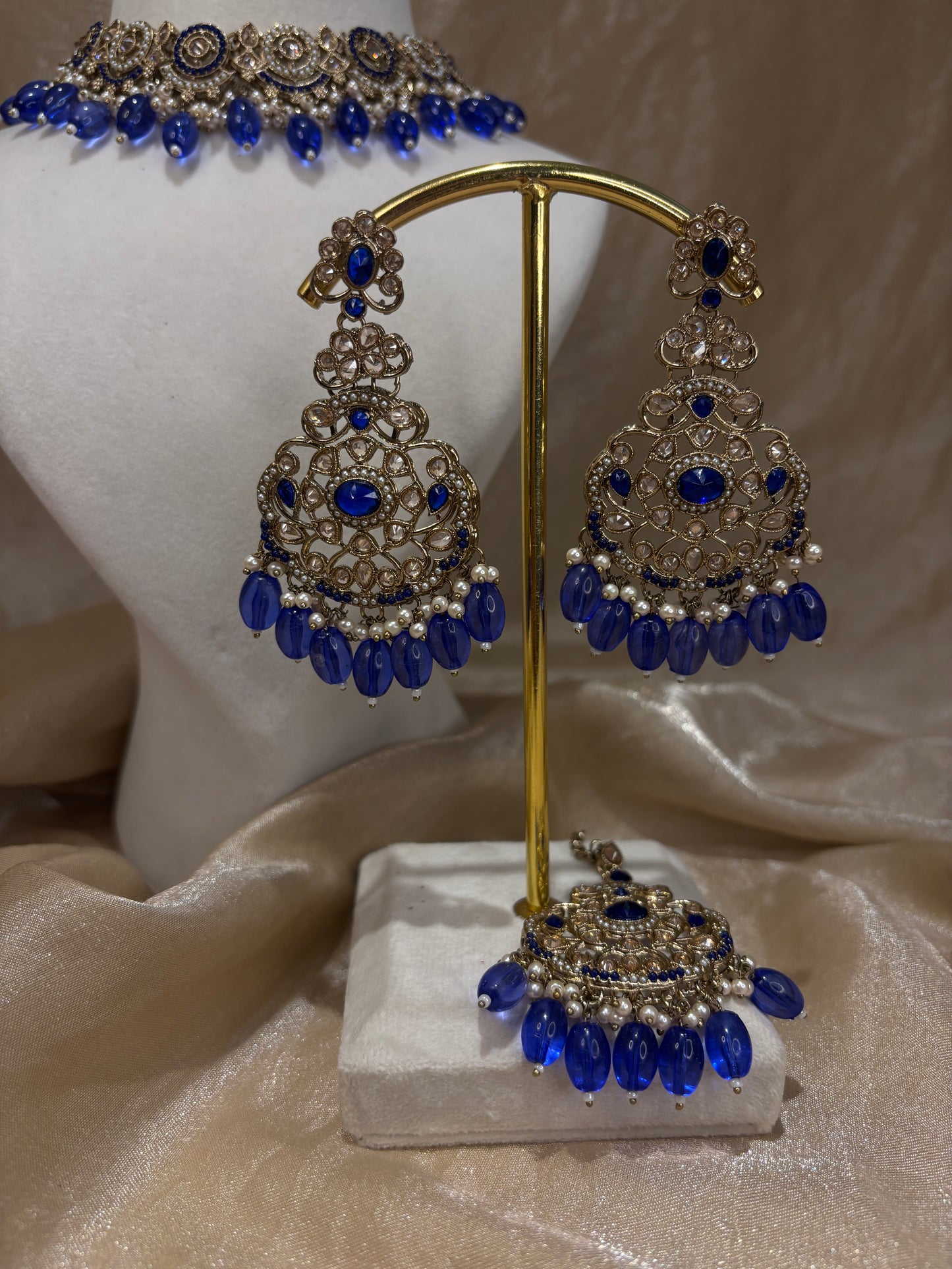 Royal blue choker set