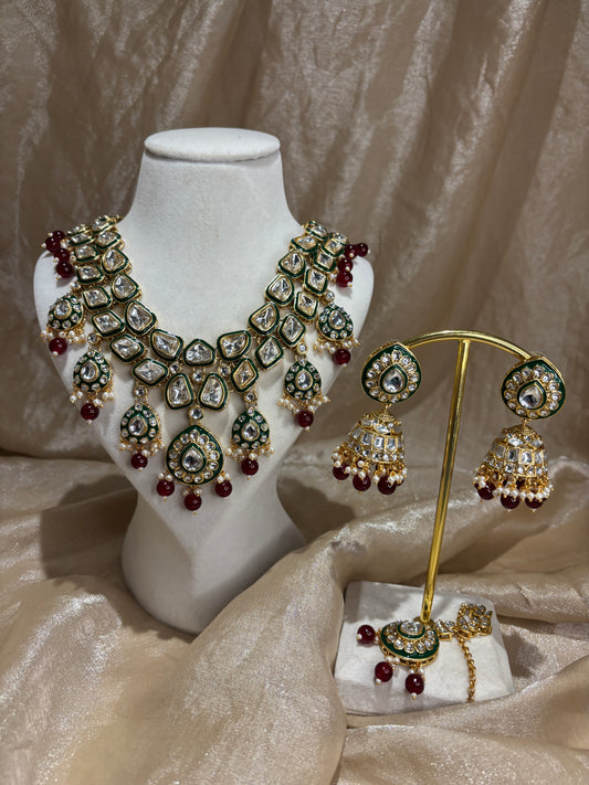 Maroon necklace set