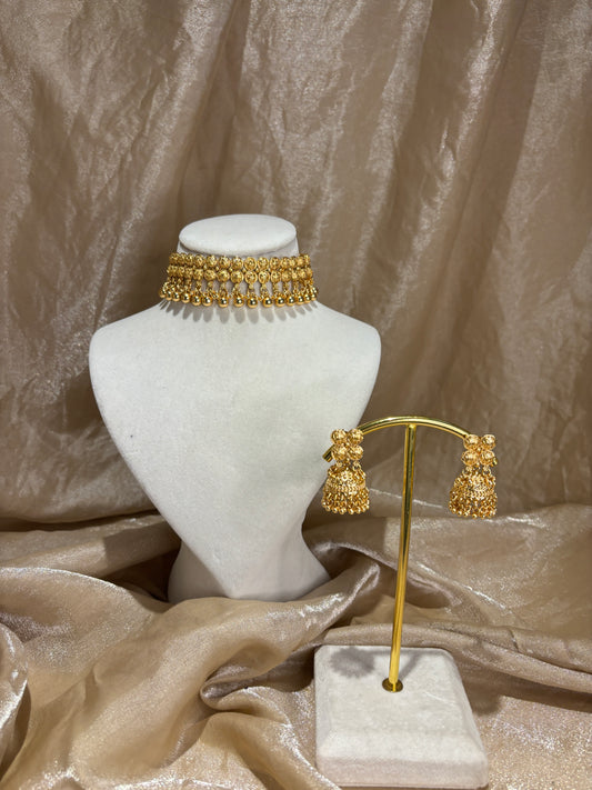 Gold-look choker set