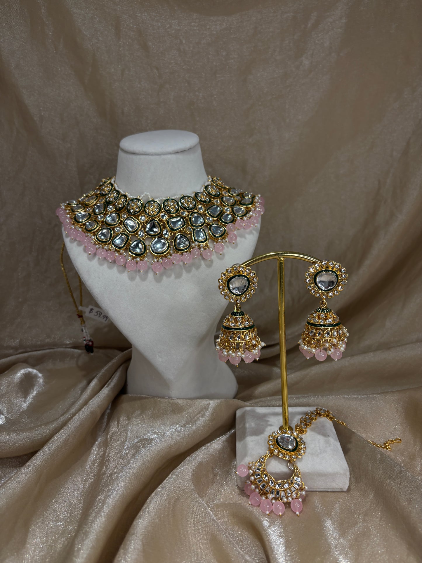 Baby pink uncut kundan statement necklace